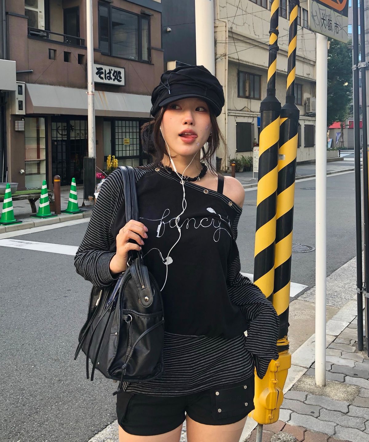 팬시클럽(FANCY CLUB) 벨티드 워싱 레더백 (BLACK) F25QE990