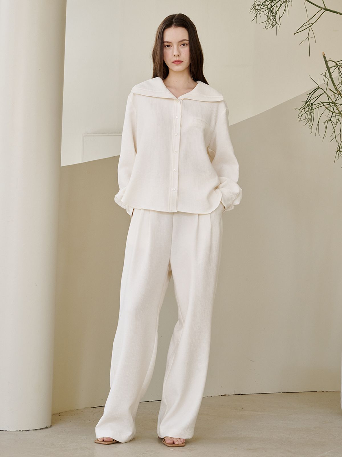 누브(NOUVE) 세일러 카라 링클 블라우스 셋업 - 아이보리 / Sailor Collar Wrinkle Blouse Set Up - Ivory