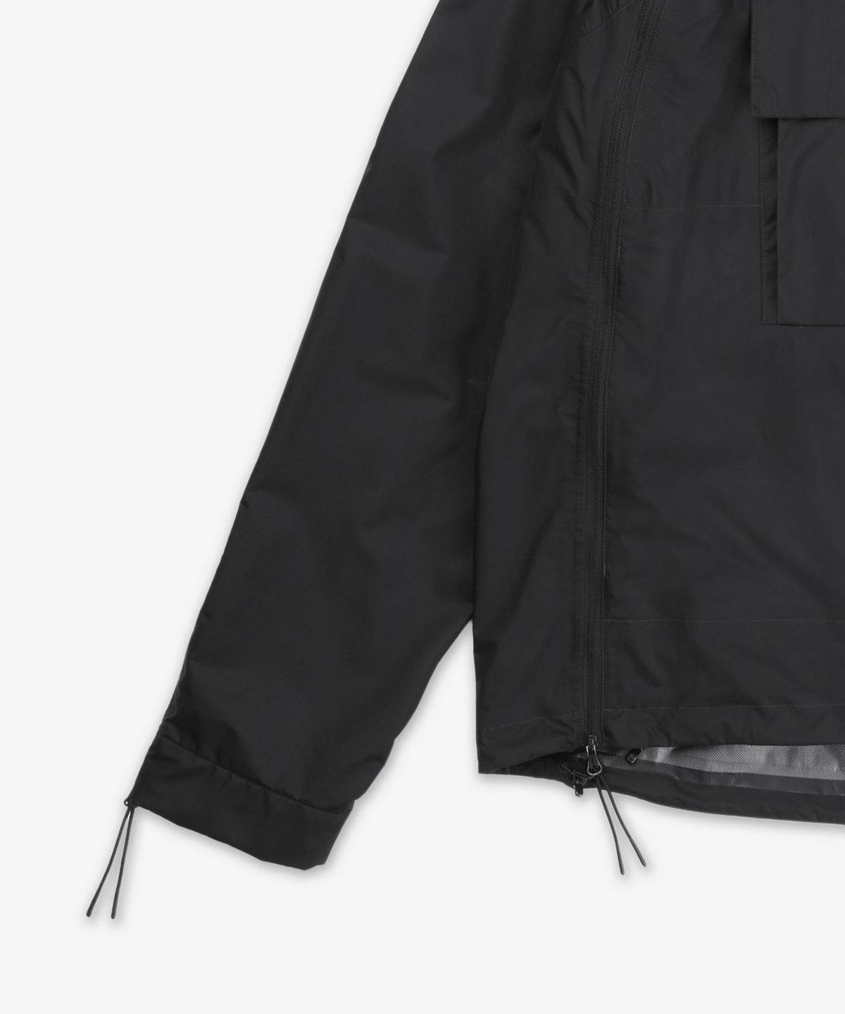 씨피 컴퍼니(CP Company) 매트로폴리스 퍼텍스 패커블 블룸 후드 재킷 - 블랙 / 18CLOW005A110033A999