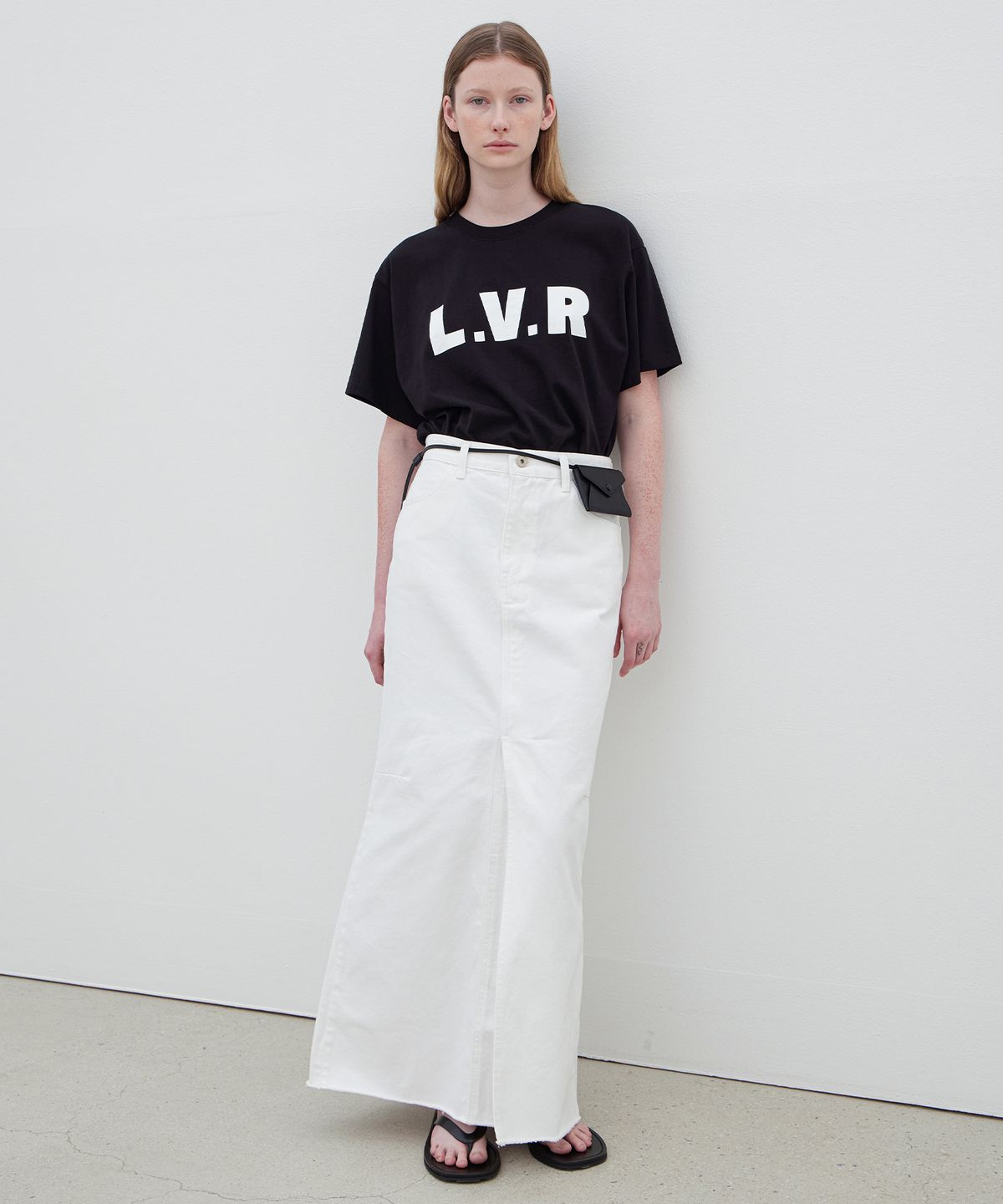 르바(LEVAR) L.V.R Signature Cotton T-shirt - Black