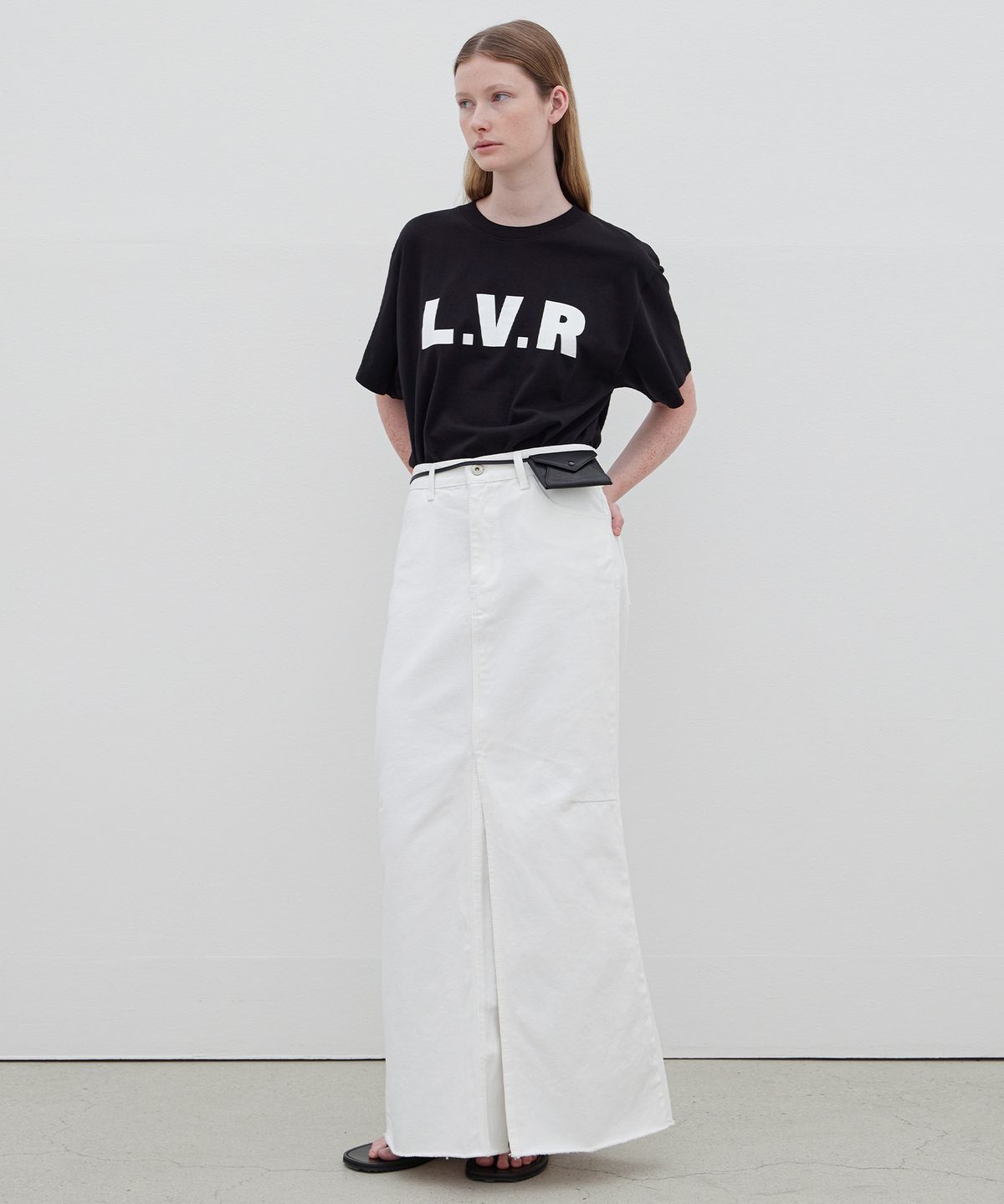 르바(LEVAR) L.V.R Signature Cotton T-shirt - Black