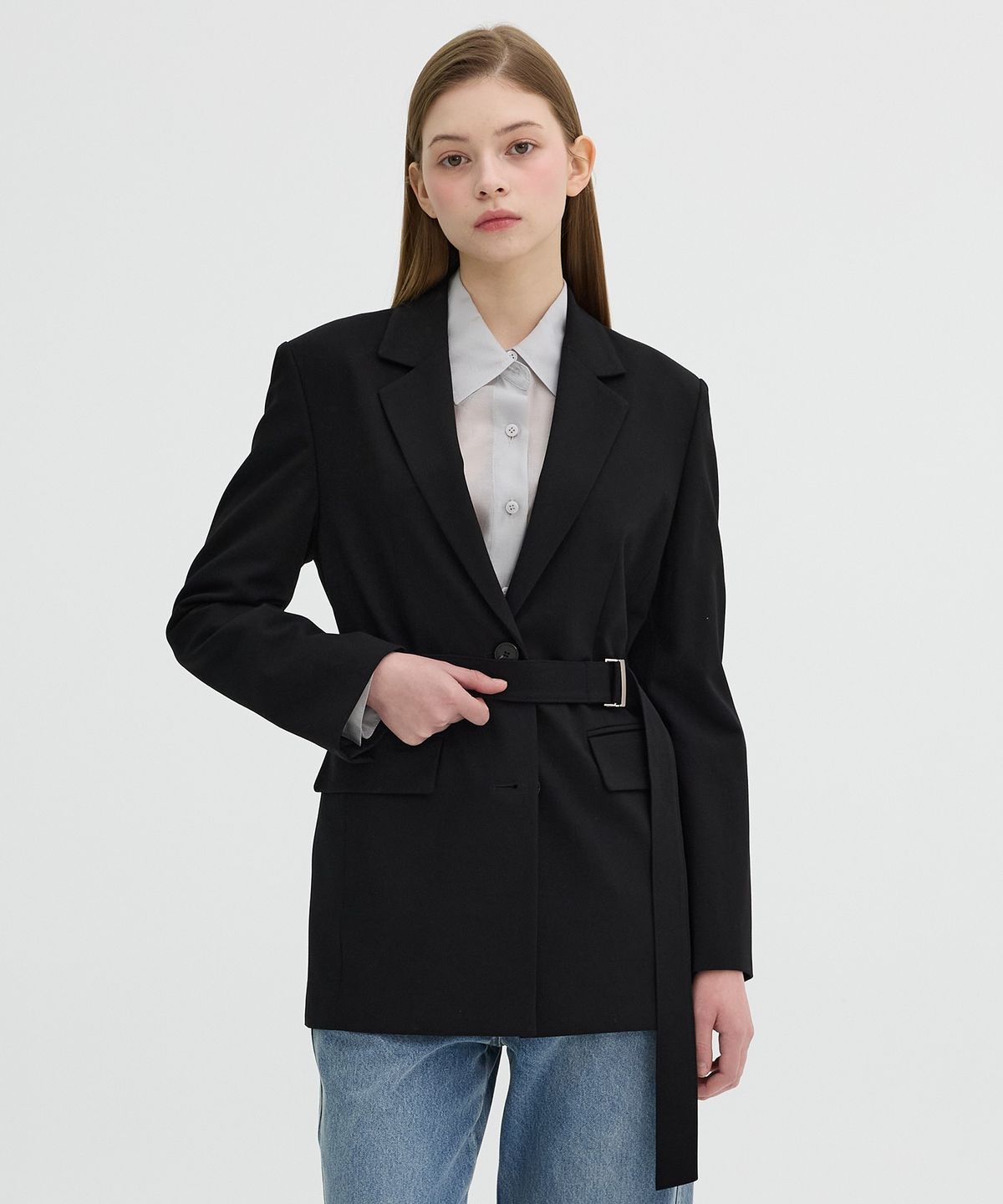 올리브 데 올리브(OLIVE DES OLIVE) 투버튼 슬릿 포인트 벨티드 테일러드 자켓 OW5SJ2260