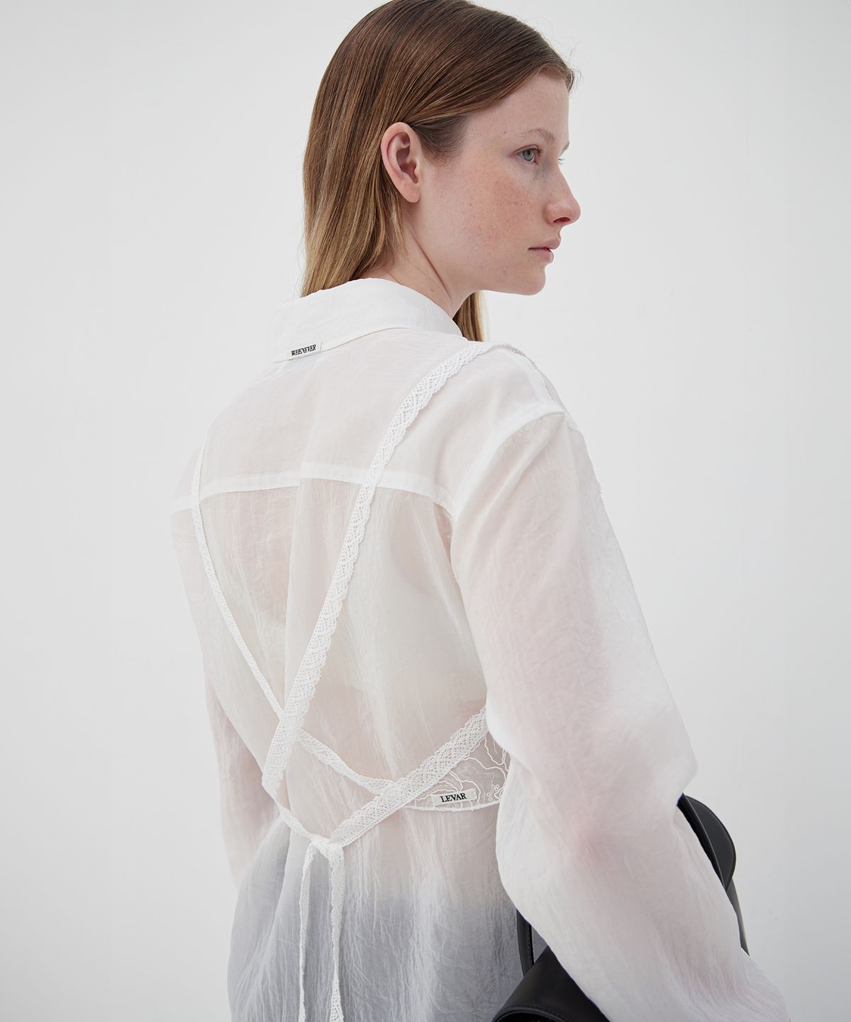 르바(LEVAR) Blush Lace Bustier - Off White