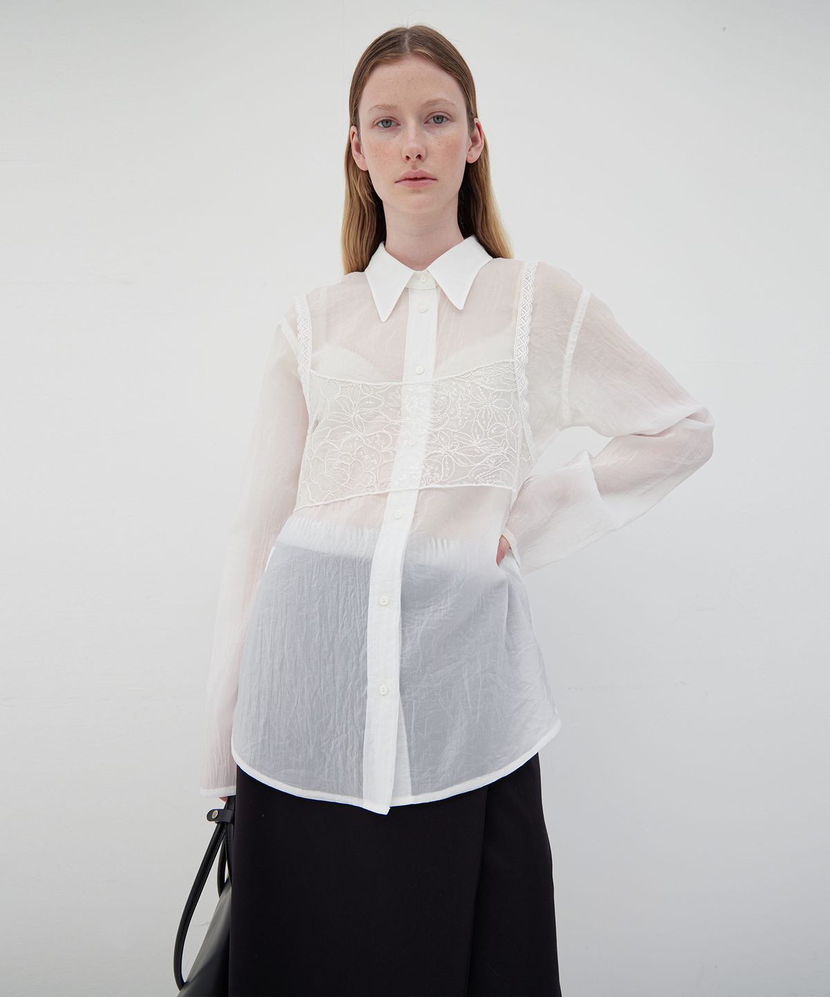 르바(LEVAR) Glow See-through Slim Shirt - Off White