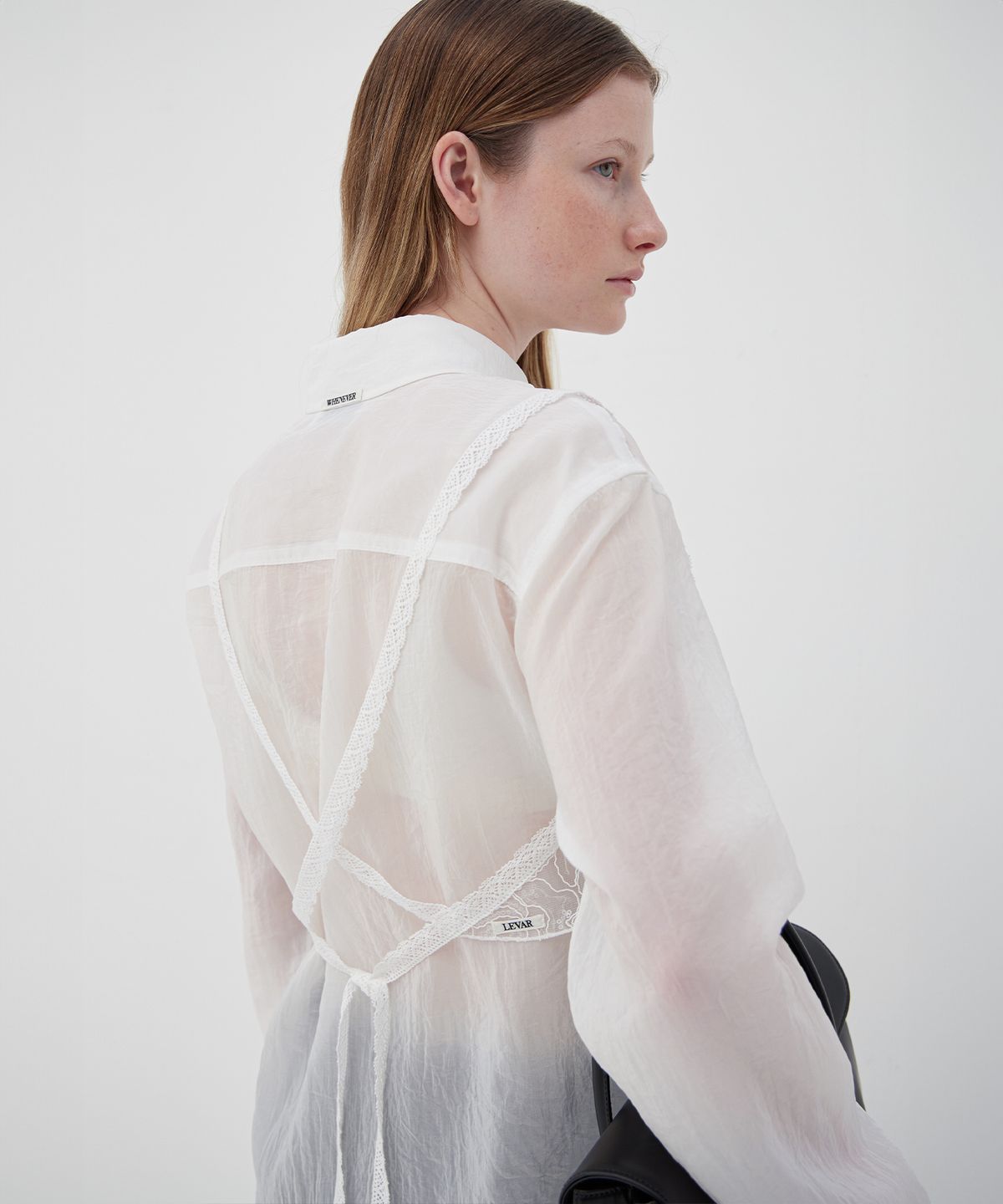르바(LEVAR) Glow See-through Slim Shirt - Off White