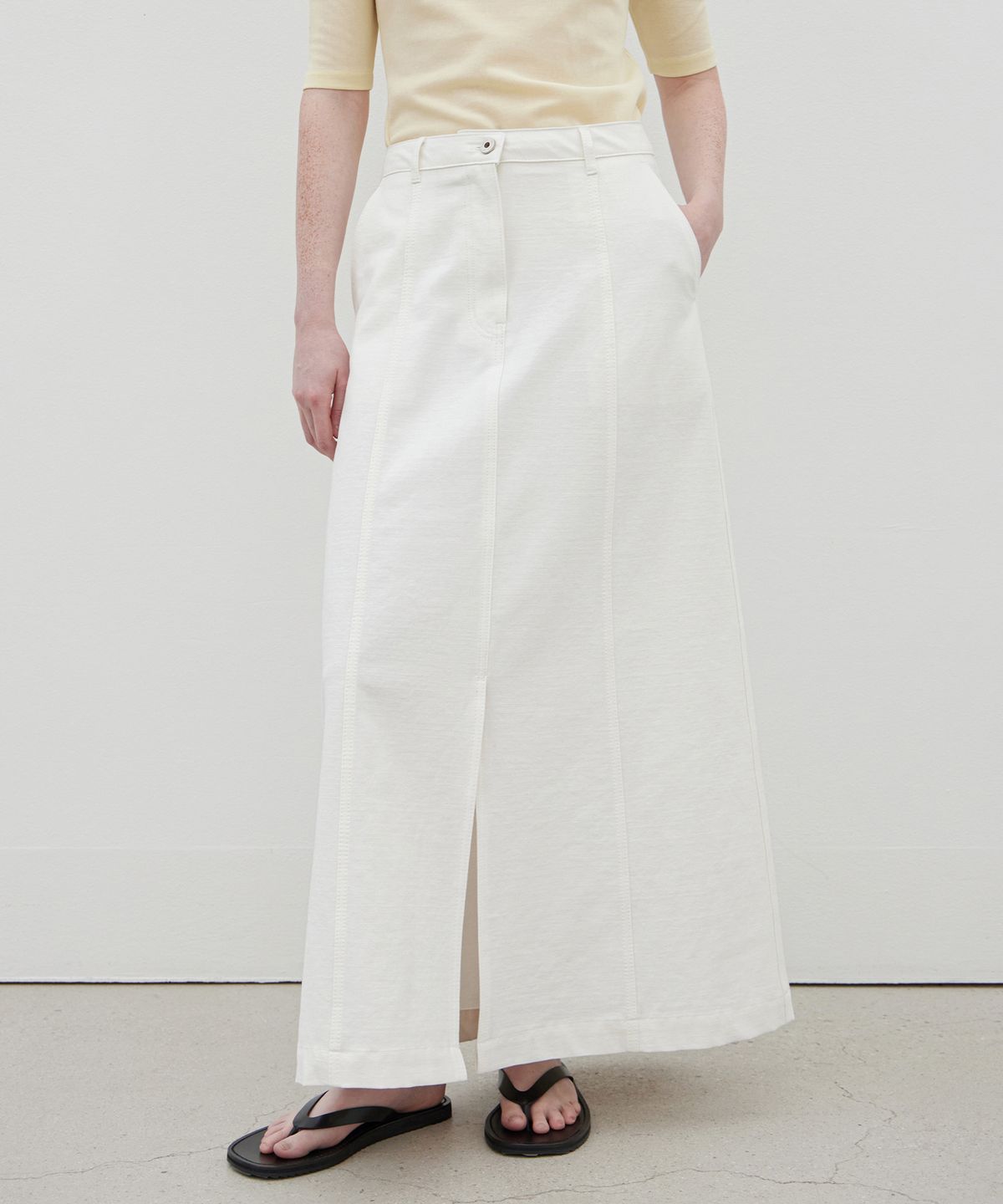 르바(LEVAR) Cotton Slub Maxi Skirt - Off White