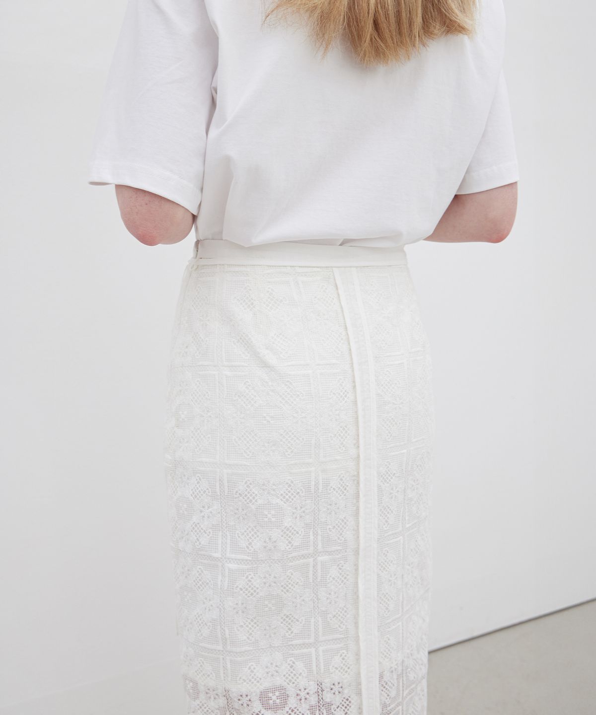 르바(LEVAR) Crochet Lace Skirt - Off White