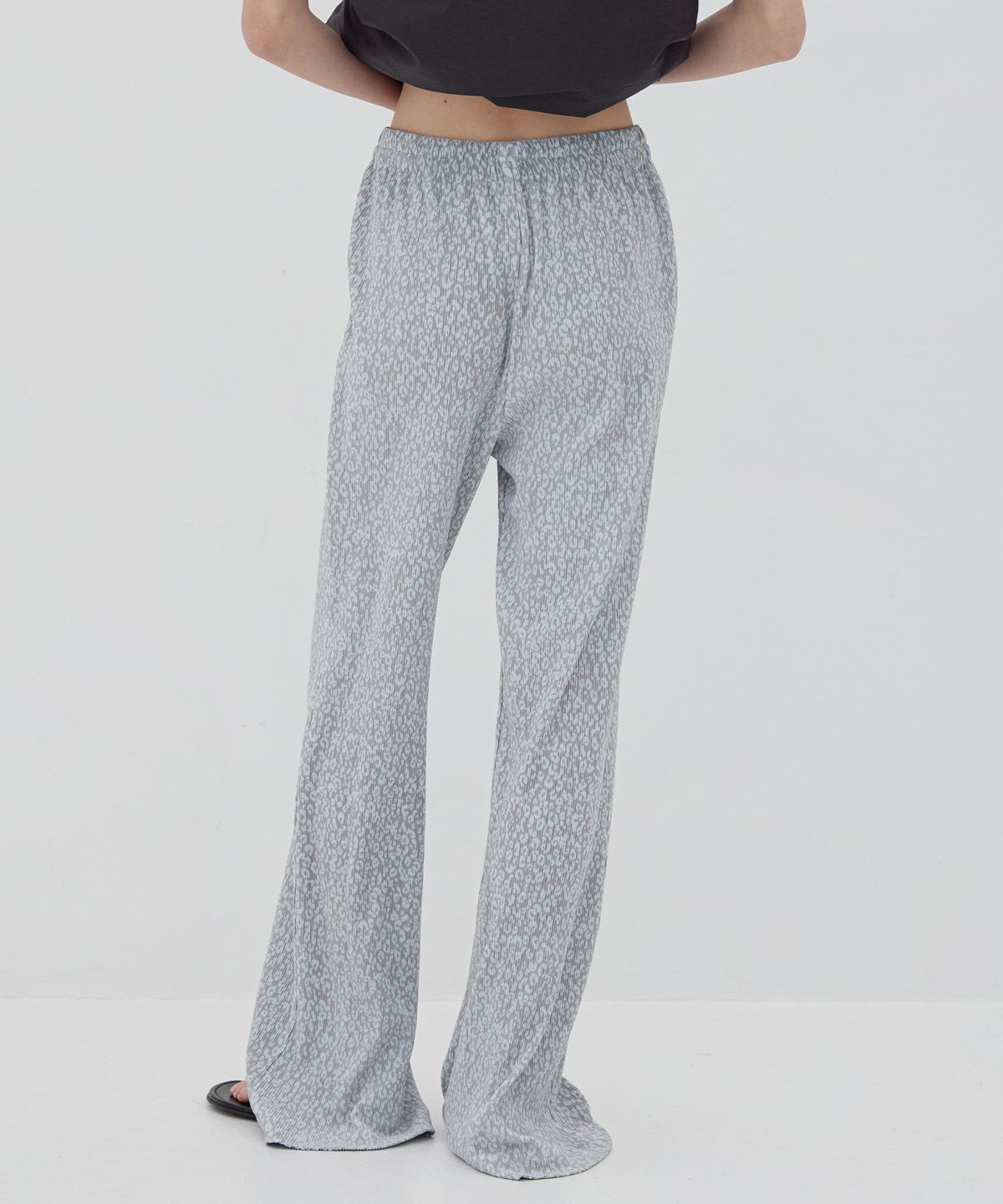 르바(LEVAR) Faint Leopard Layered Pants - Faint Sky-Blue
