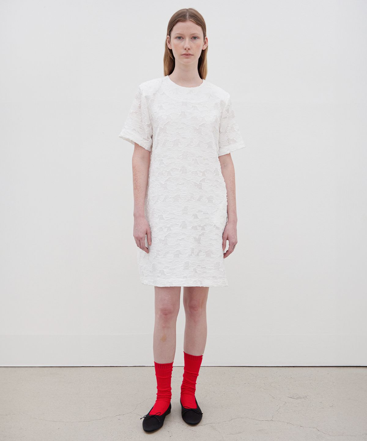 르바(LEVAR) Flower-jacqaurd Mini Dress - Off White