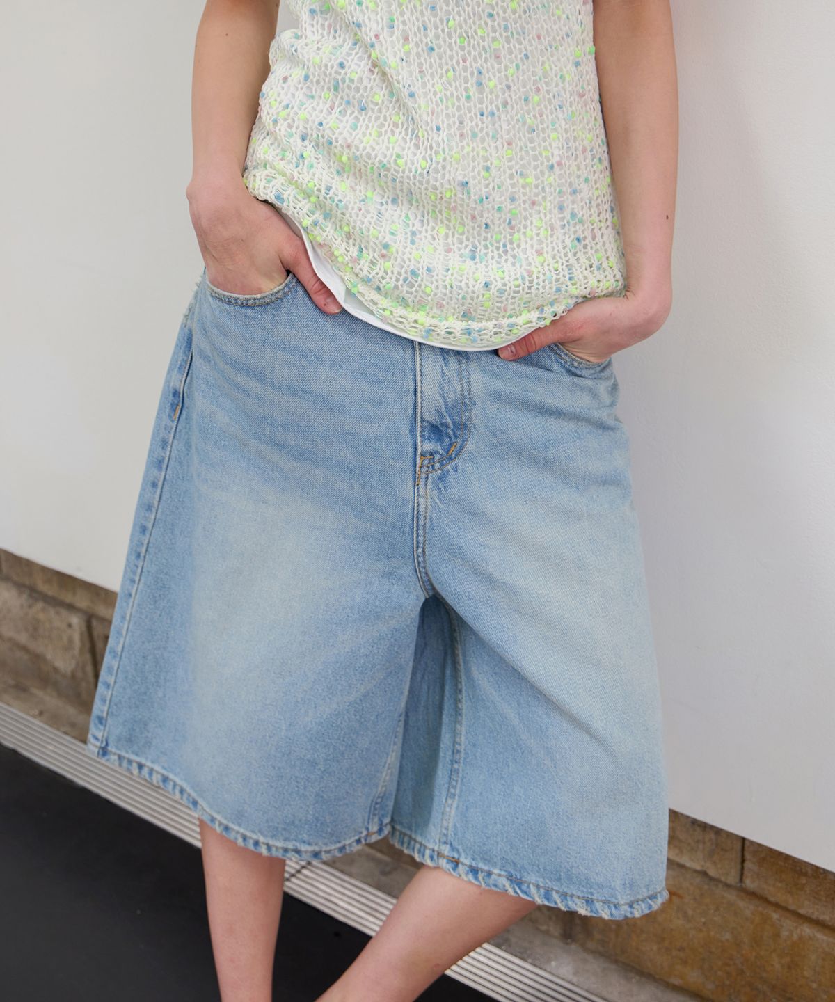 르바(LEVAR) Relaxed Wide Bermuda Denim - Light Blue