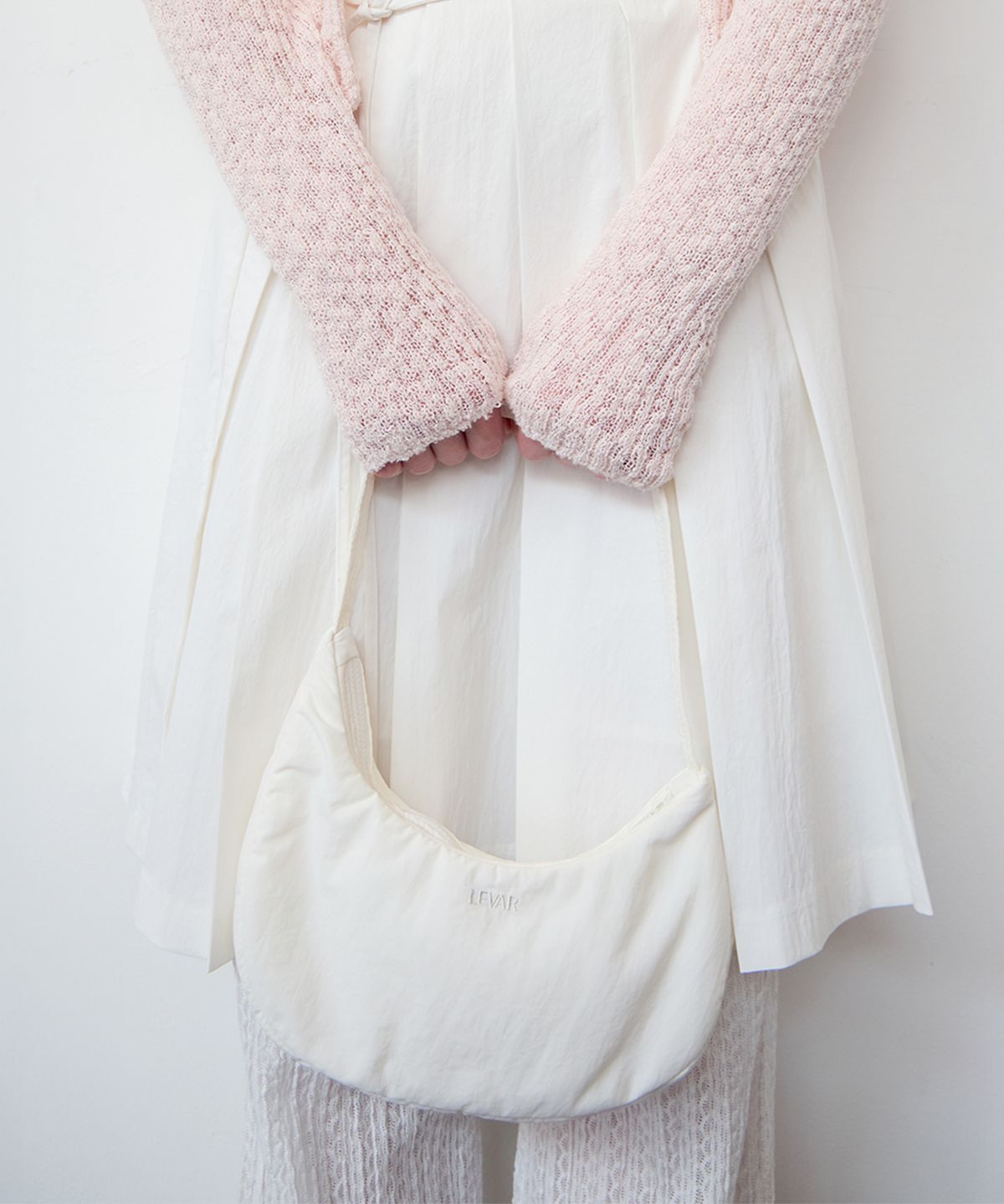 르바(LEVAR) Levar Comfy Hobo Bag - Off White