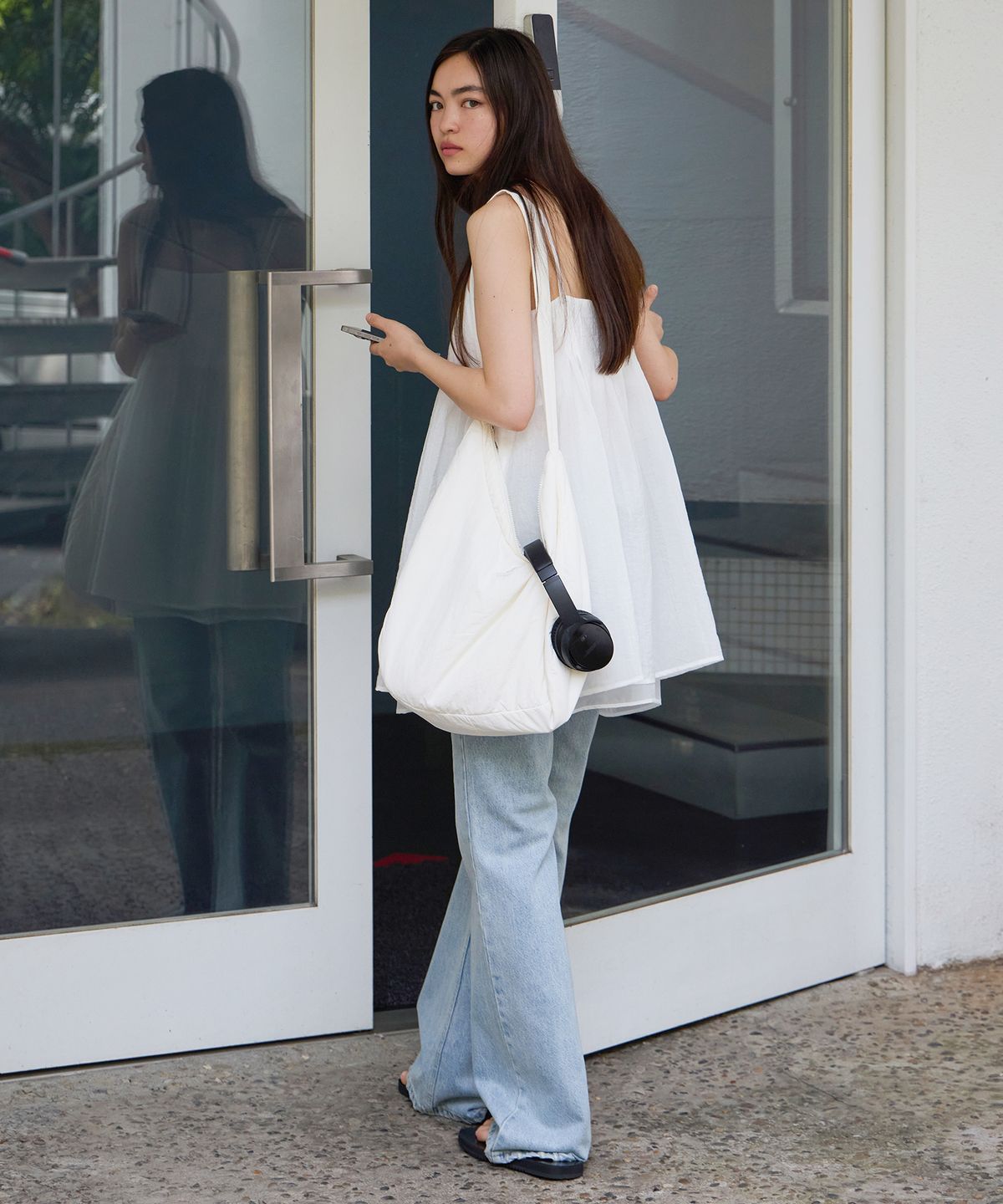 르바(LEVAR) Levar Comfy Cross Bag - Off White