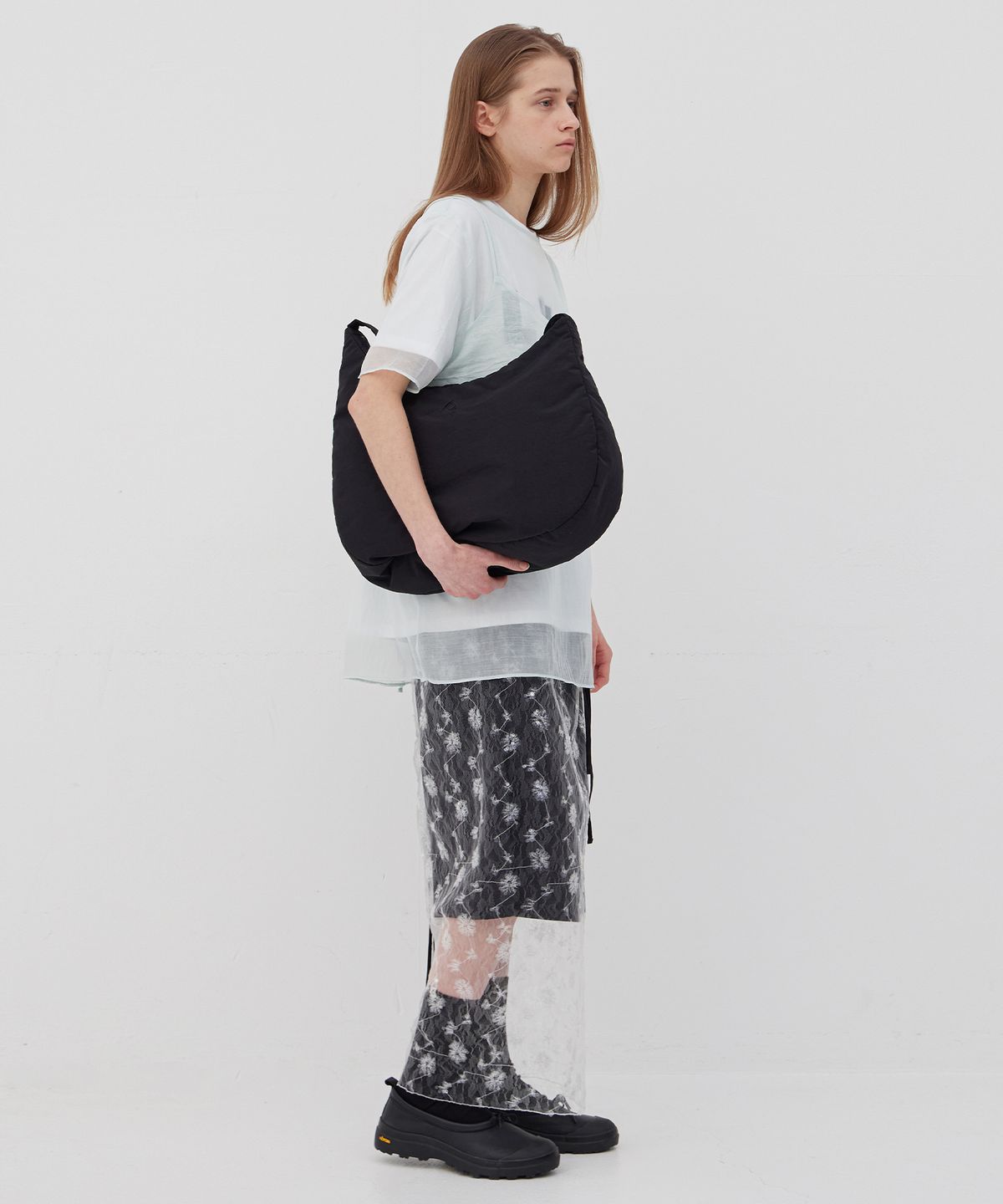 르바(LEVAR) Levar Comfy Cross Bag - Black