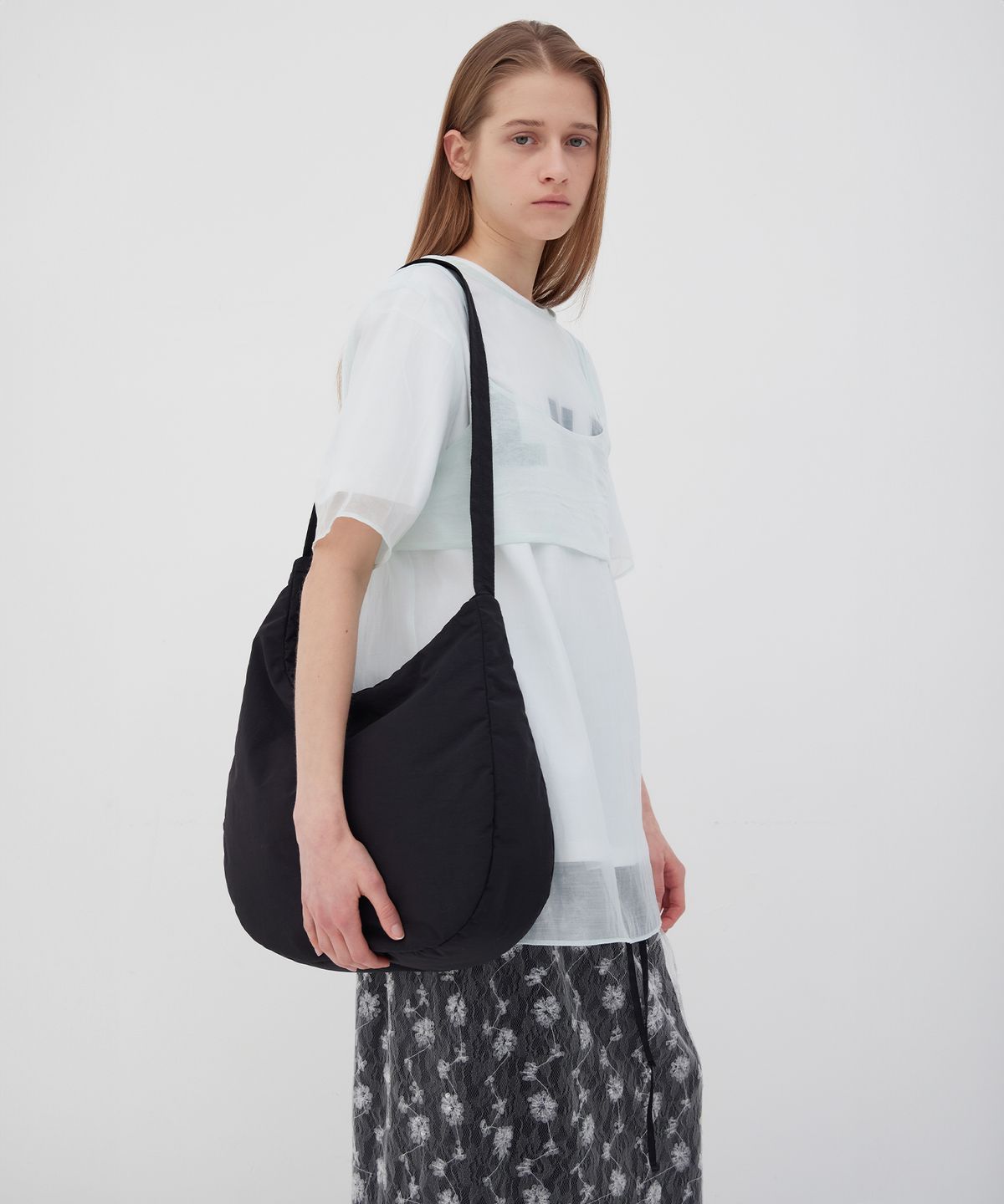 르바(LEVAR) Levar Comfy Cross Bag - Black