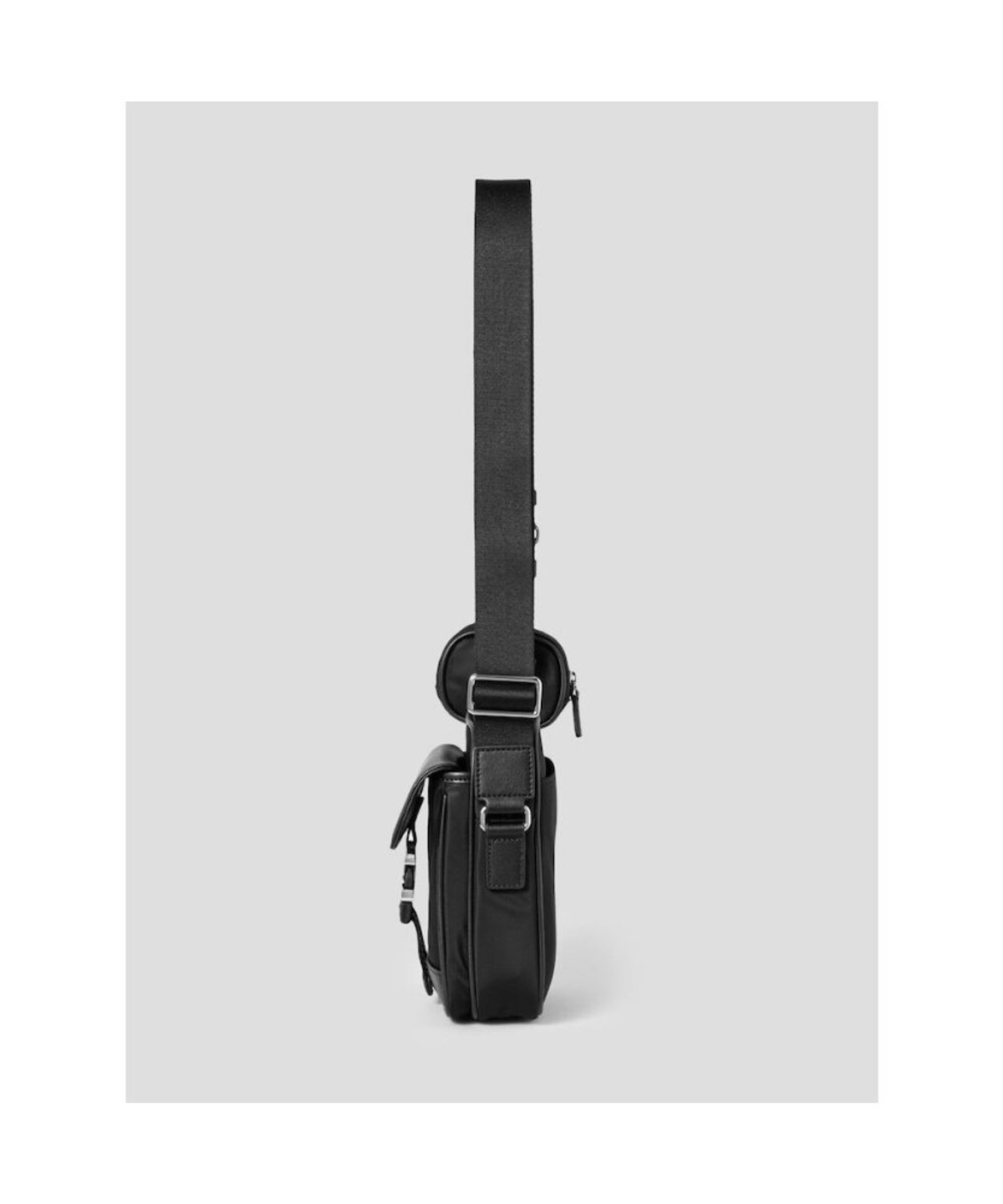 빈폴 액세서리(BEANPOLE ACCESSORY) 제이 세로형 폰 슬링백 - 블랙