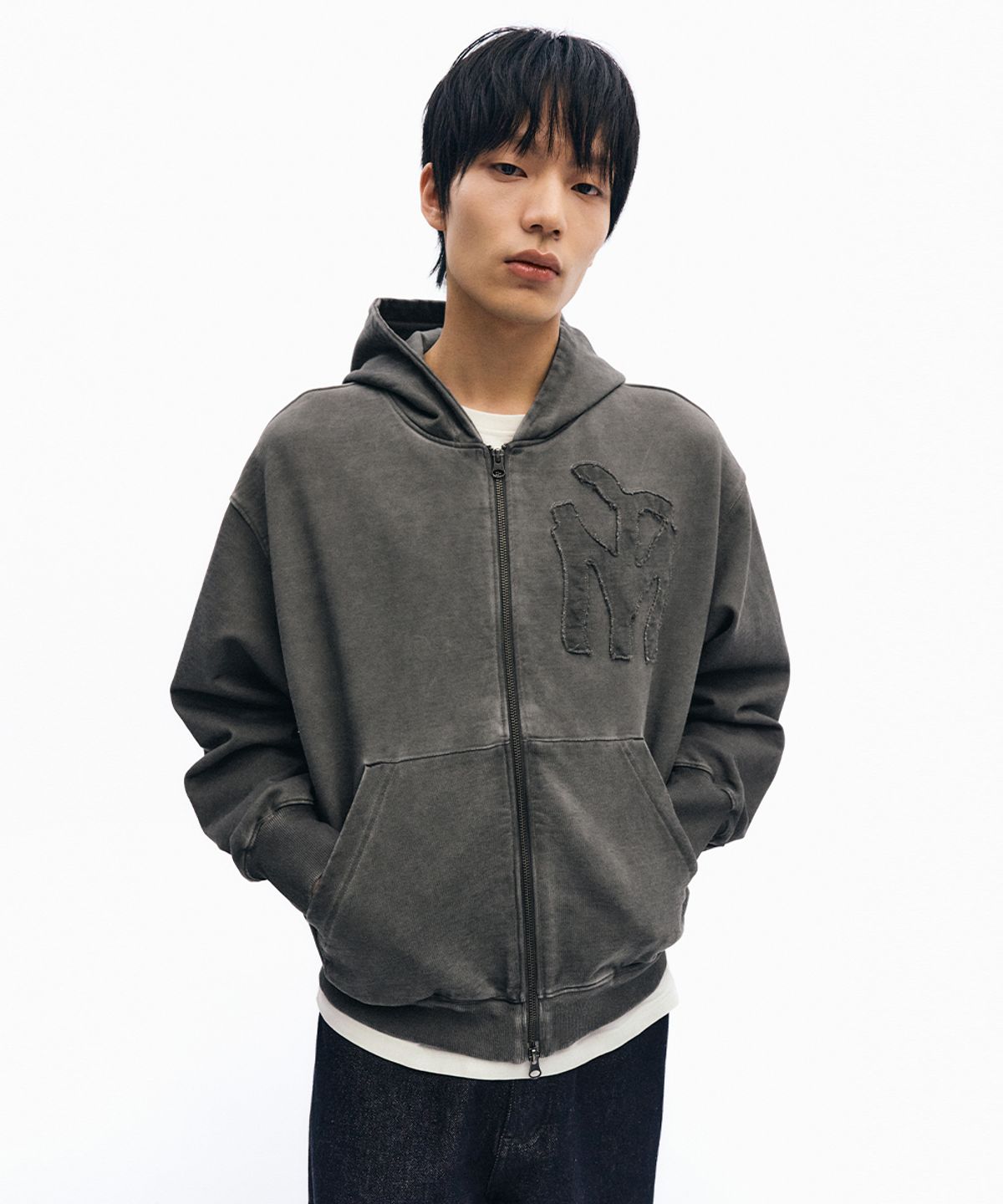 인템포무드(INTEMPOMOOD) 두들 로고 워시드 후드 집업_차콜