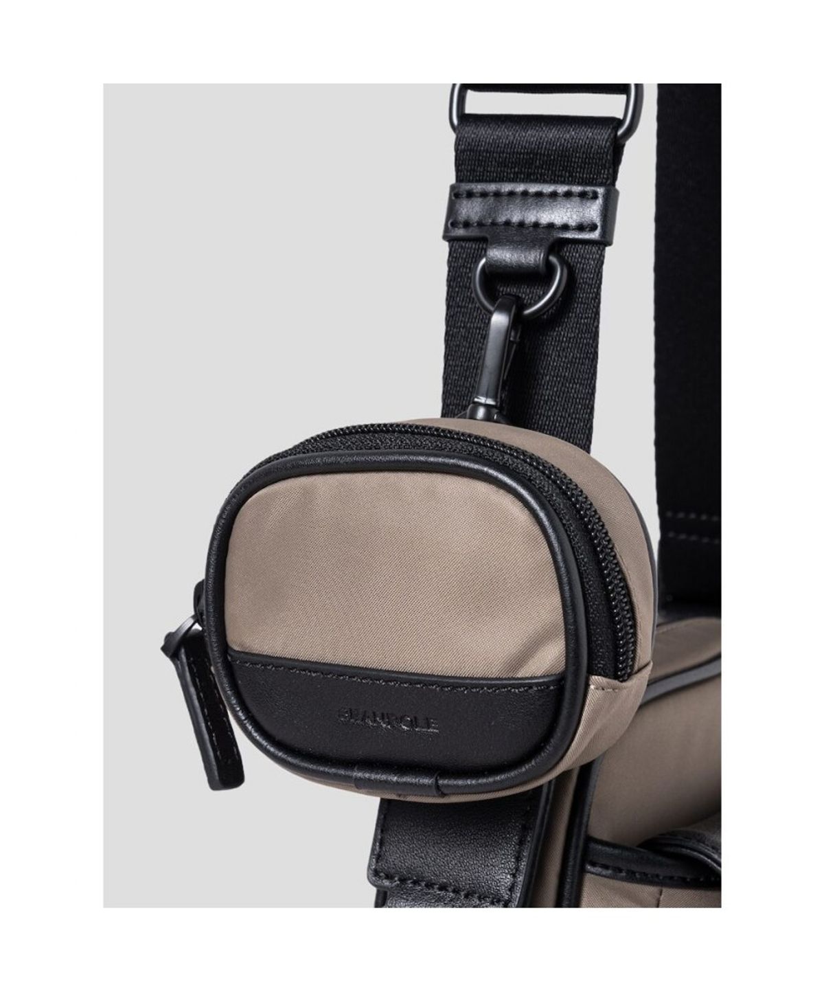 빈폴 액세서리(BEANPOLE ACCESSORY) 제이 세로형 폰 슬링백 - 베이지