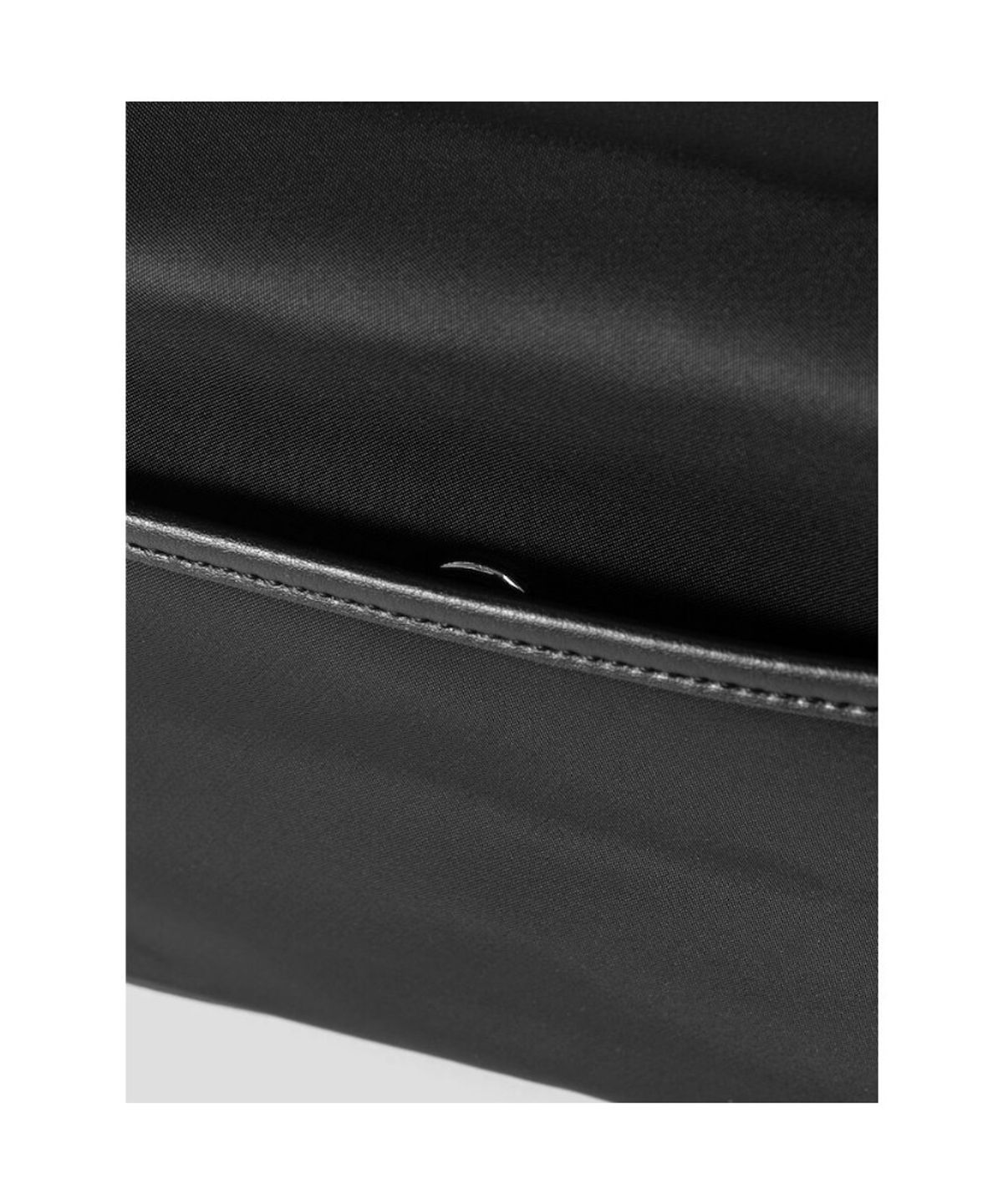 빈폴 액세서리(BEANPOLE ACCESSORY) 제이 가로형 폰 슬링백 - 블랙