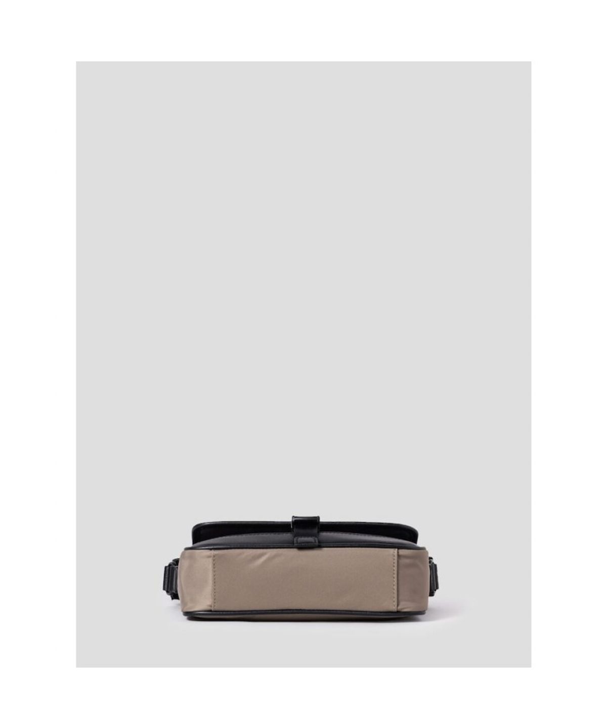 빈폴 액세서리(BEANPOLE ACCESSORY) 제이 가로형 폰 슬링백 - 베이지