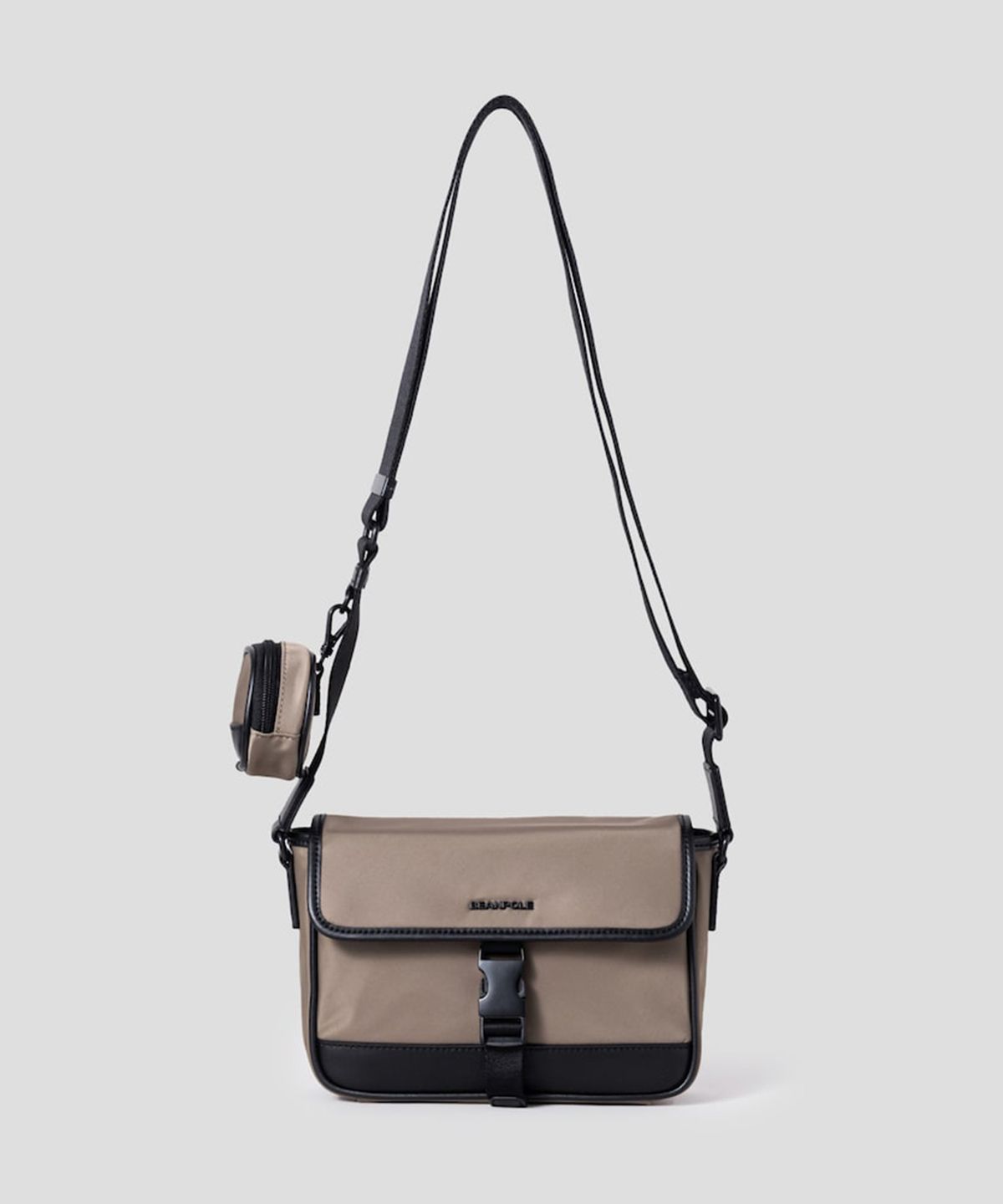 빈폴 액세서리(BEANPOLE ACCESSORY) 제이 가로형 폰 슬링백 - 베이지