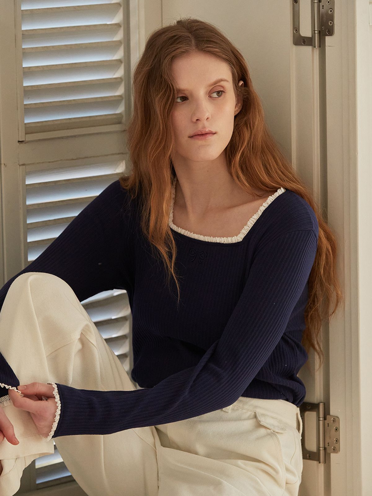 비뮤즈맨션(BEMUSE MANSION) Ribbon point square neck top - Blue Navy