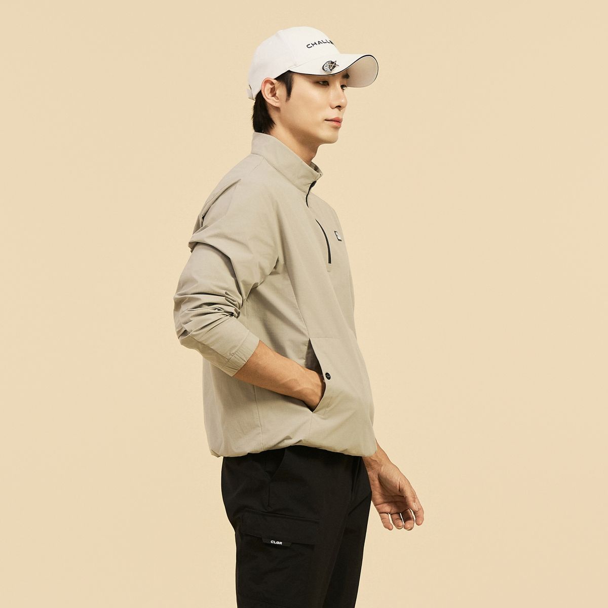챌린저(CHALLENGER) 남성 에센셜 반집업 하이넥 윈드브레이커 우븐탑 베이지