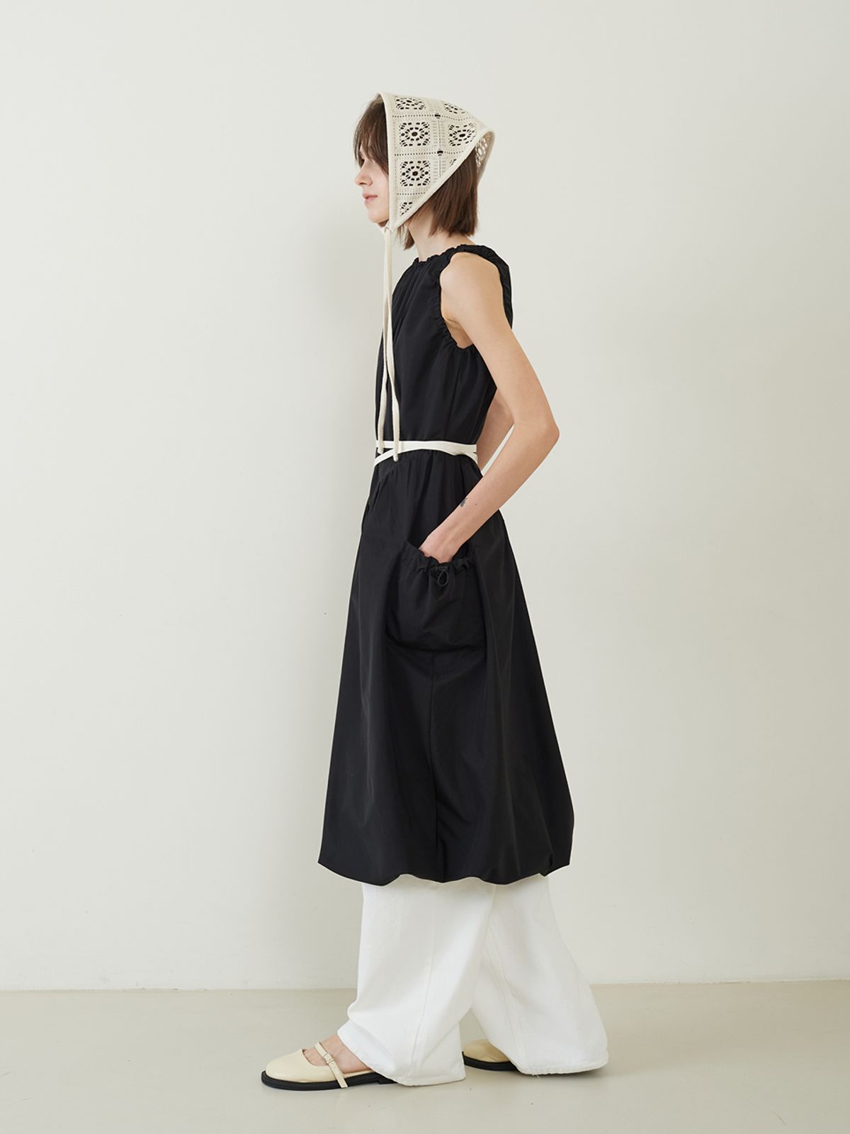 프롬웨얼(FROMWHERE) Balloon Sleeveless Dress Black