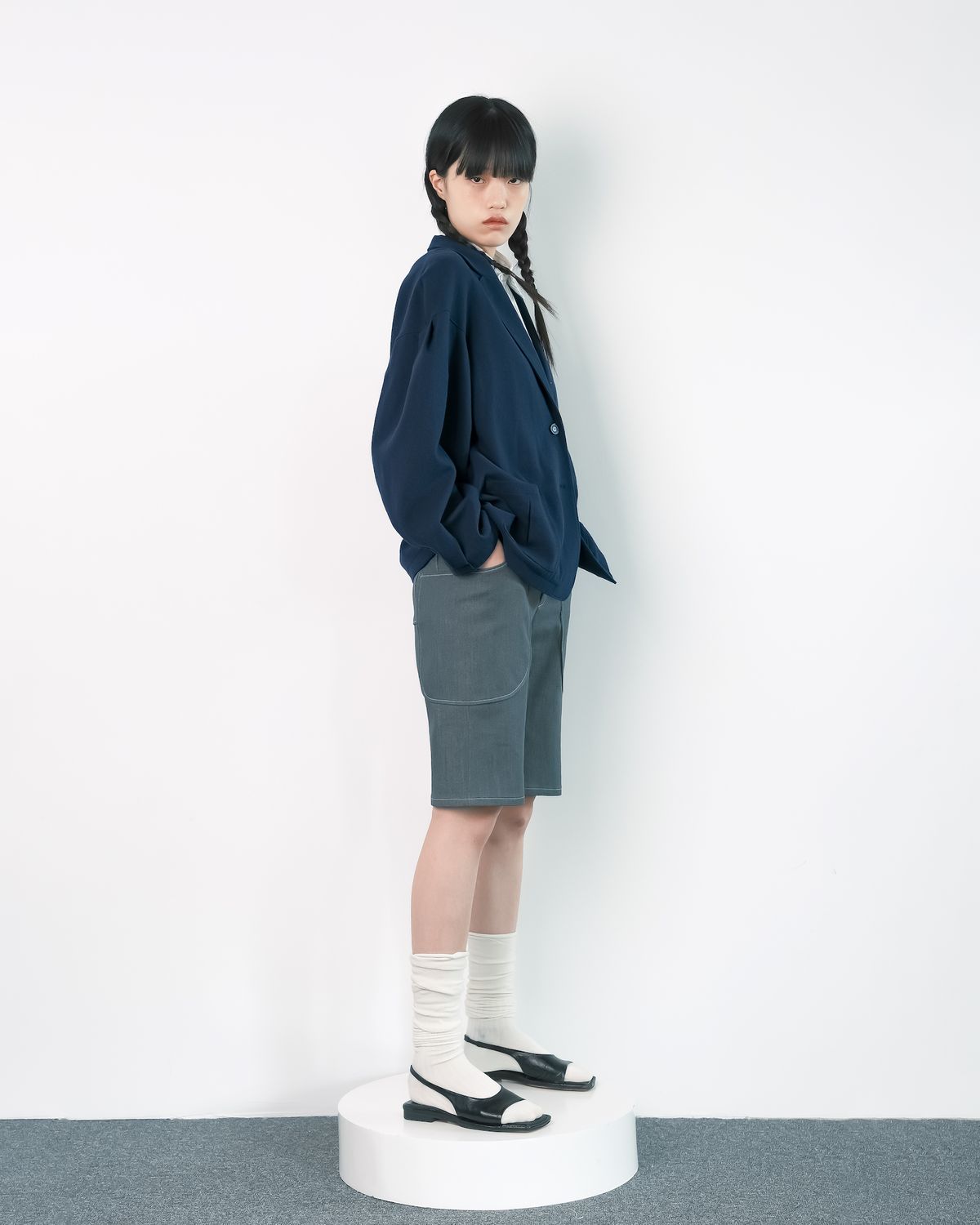 에키에타(EKIETA) Quaint Pants in Grey