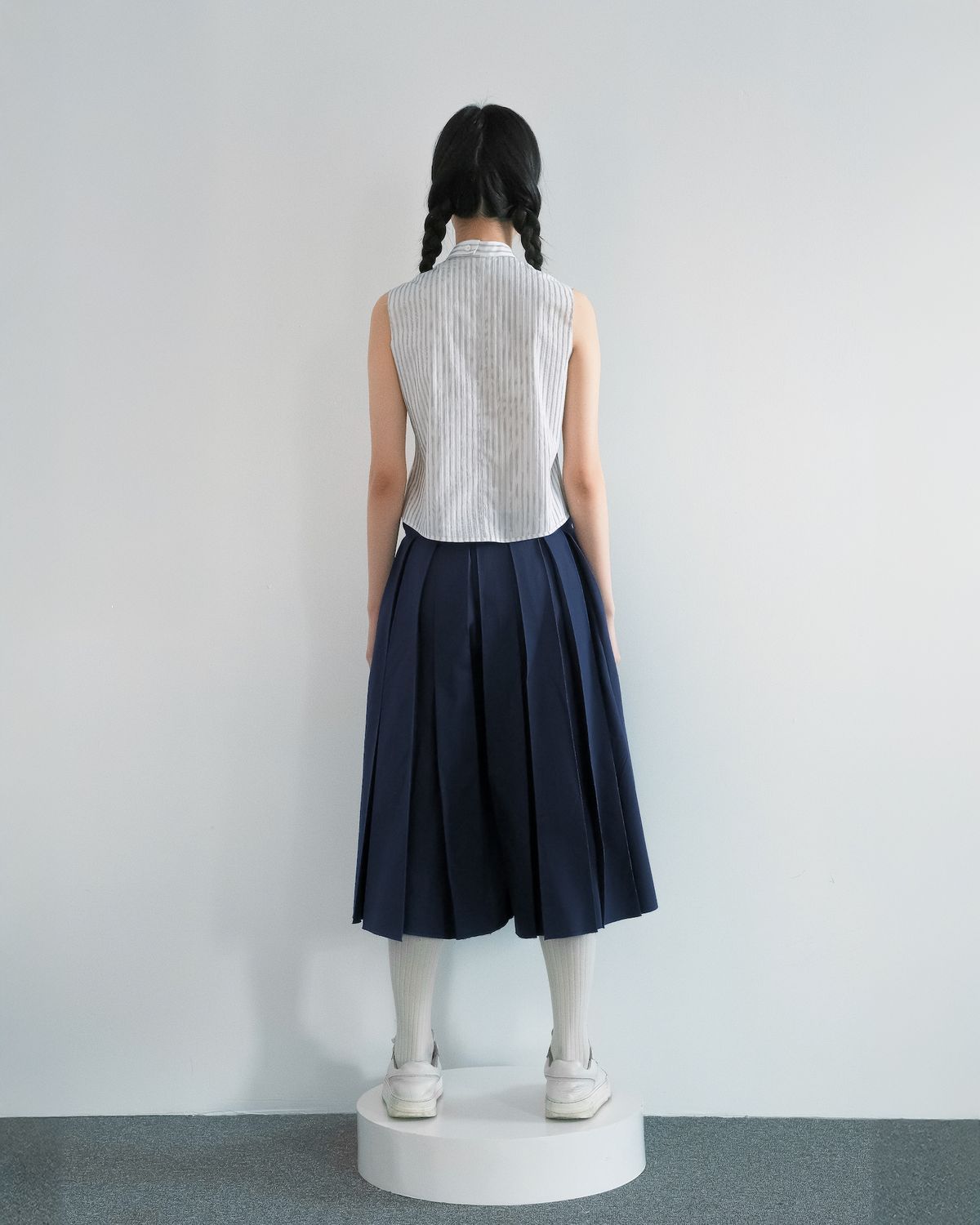 에키에타(EKIETA) Steer Pants in Navy