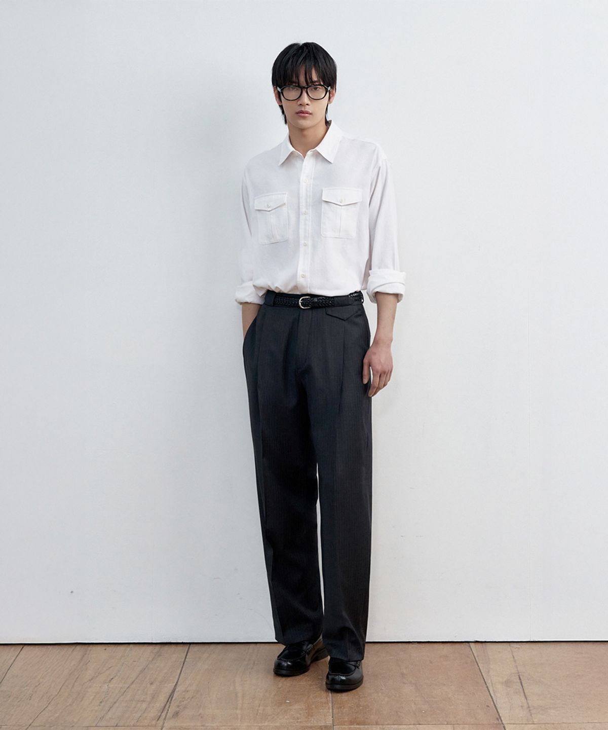 시에클(SIECLE) 스트라이프 원턱 와이드 트라우저 (차콜그레이)