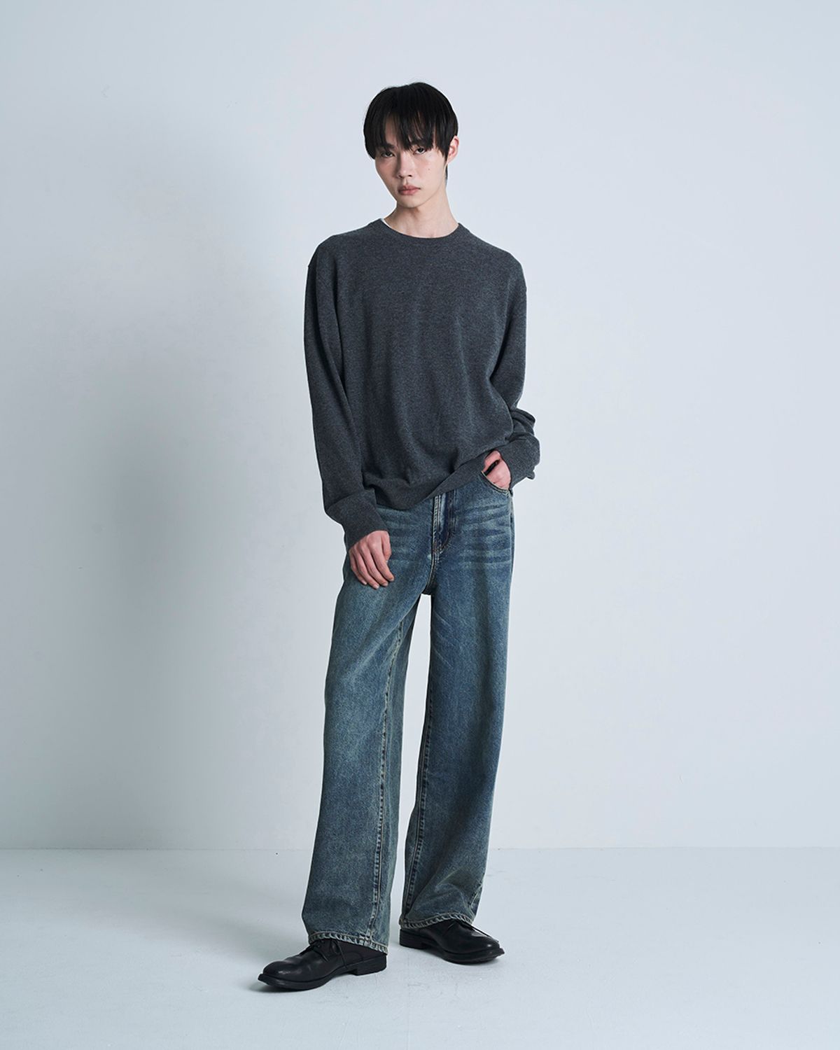 포커페이스(POKERFACE) FARASHA CASHMERE CREW NECK KNIT CHARCOAL