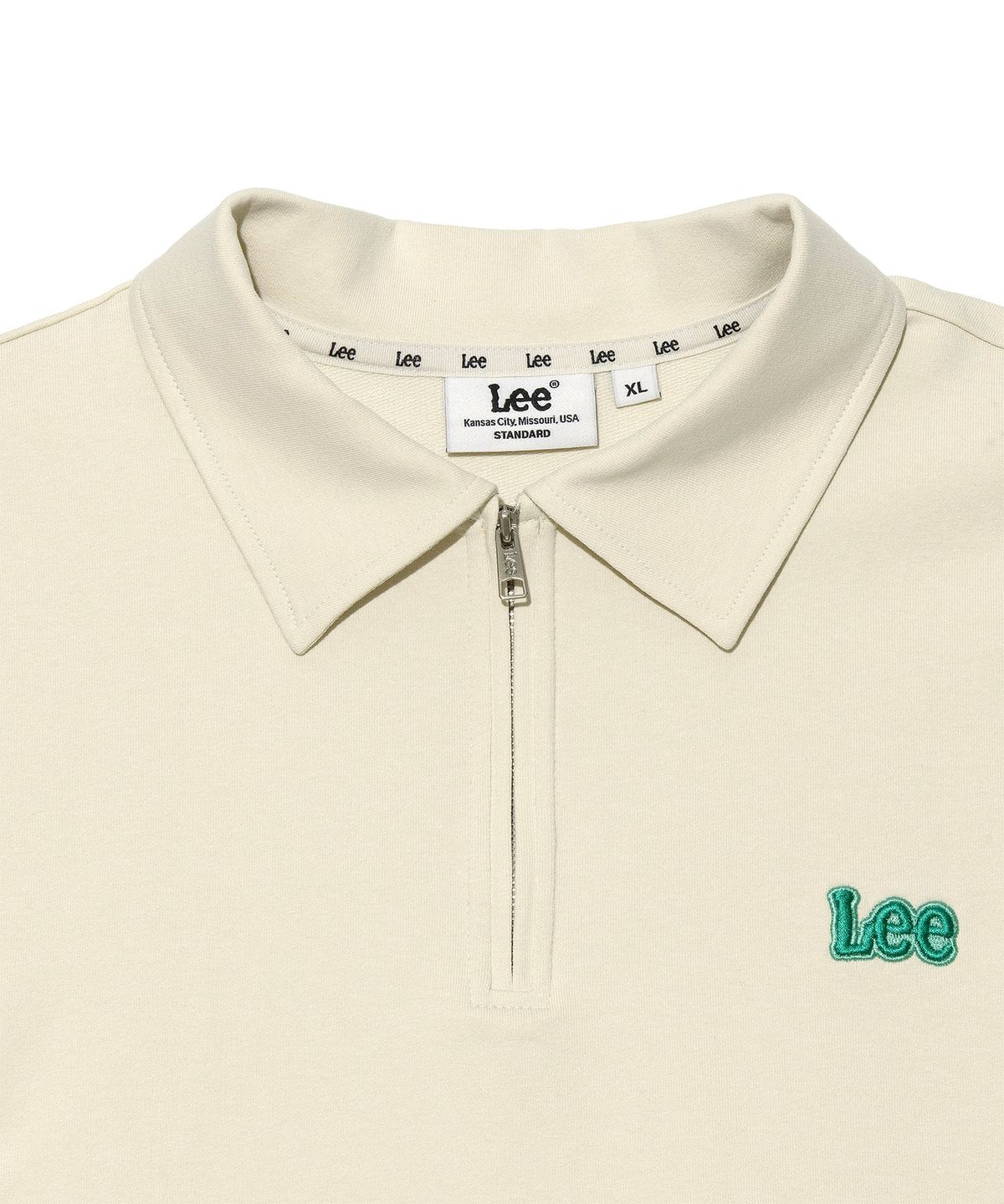 리(LEE) 스몰 트위치 로고 하프 집업 카라 티셔츠 샌드 베이지