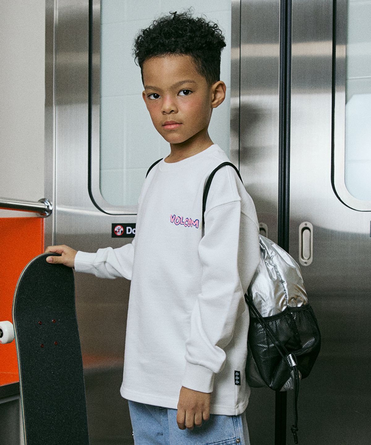 볼컴 키즈(VOLCOM KIDS) 스프레이 캔 아트 긴팔 티셔츠 D5S002