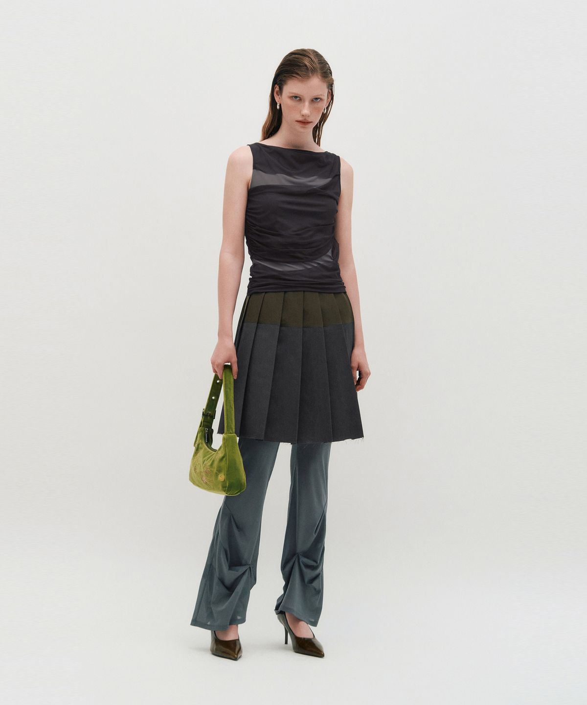 킴지수(KIMZISU) Raw Edge Colour Block Pleated Skirt _ KHAKI