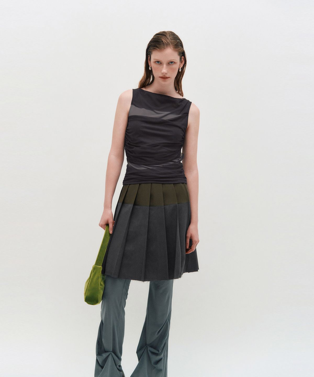 킴지수(KIMZISU) Raw Edge Colour Block Pleated Skirt _ KHAKI
