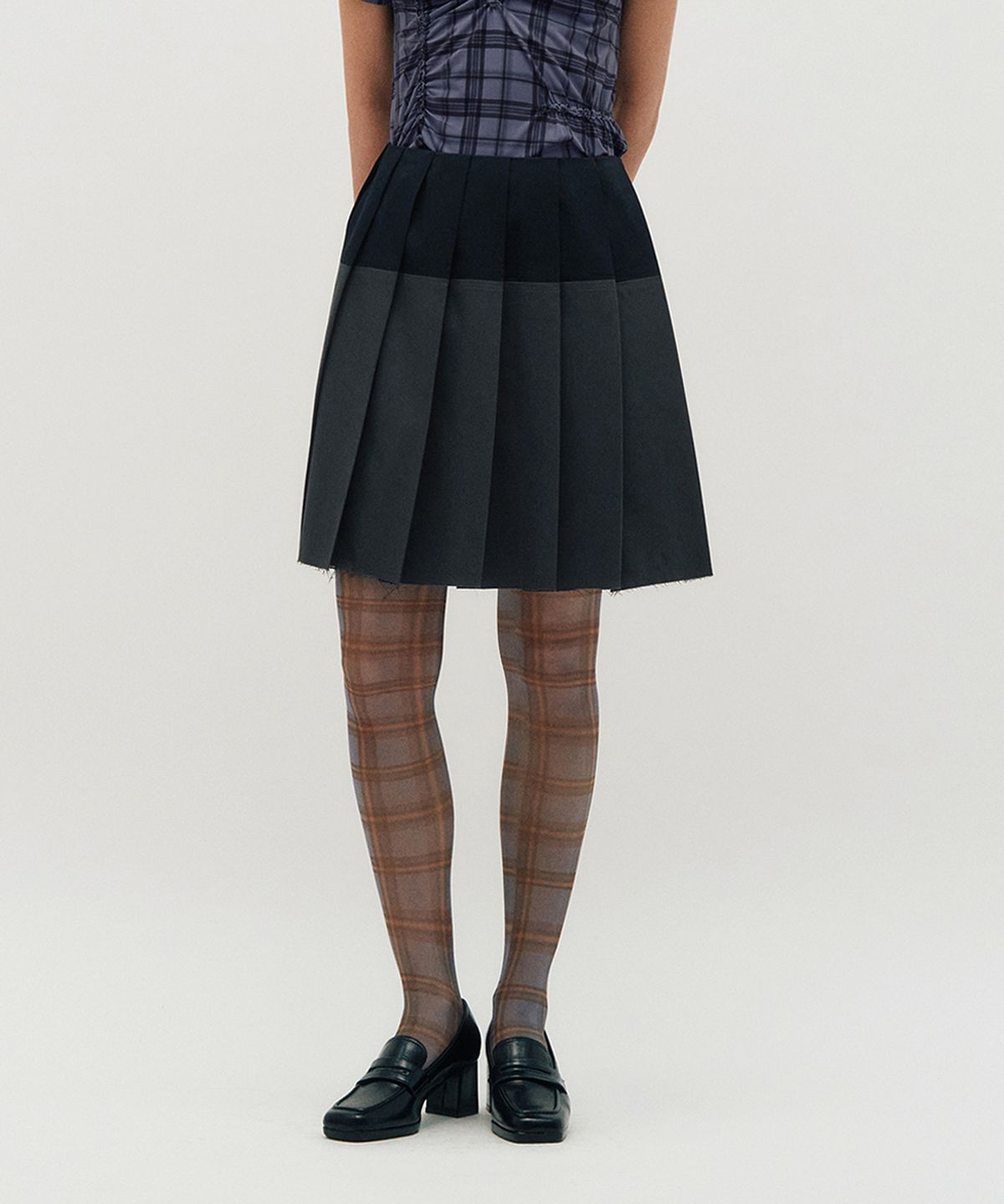 킴지수(KIMZISU) Raw Edge Colour Block Pleated Skirt _ NAVY