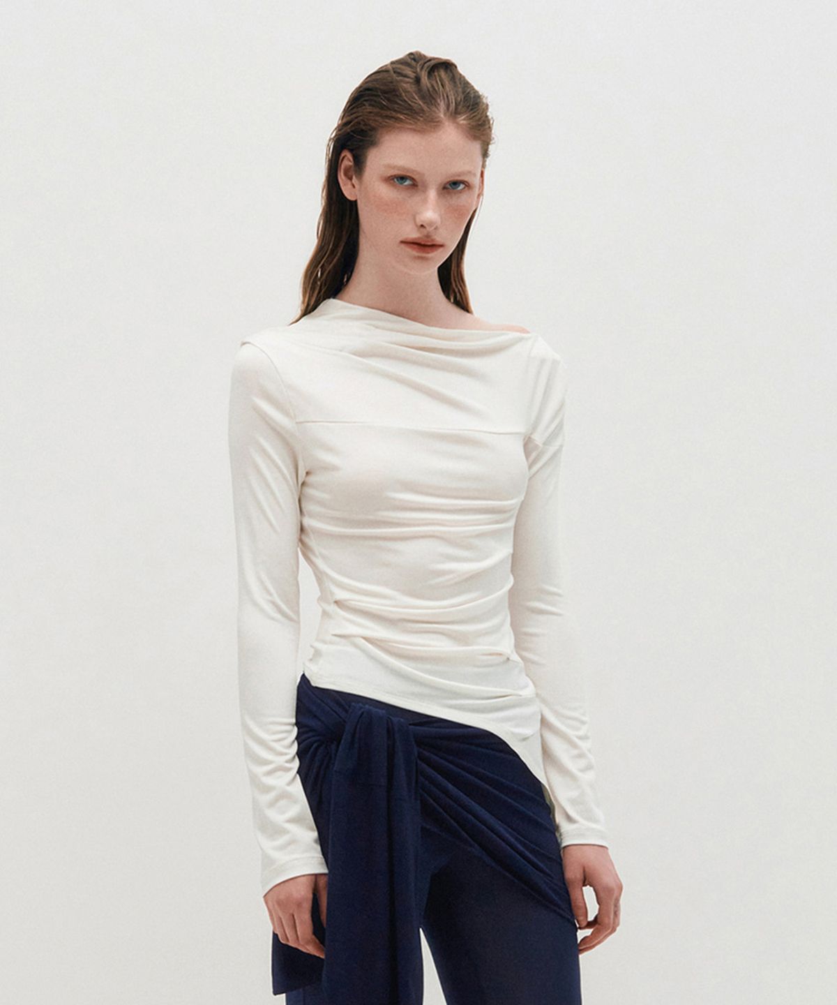 킴지수(KIMZISU) One Shoulder Draped Jersey Top _ WHITE