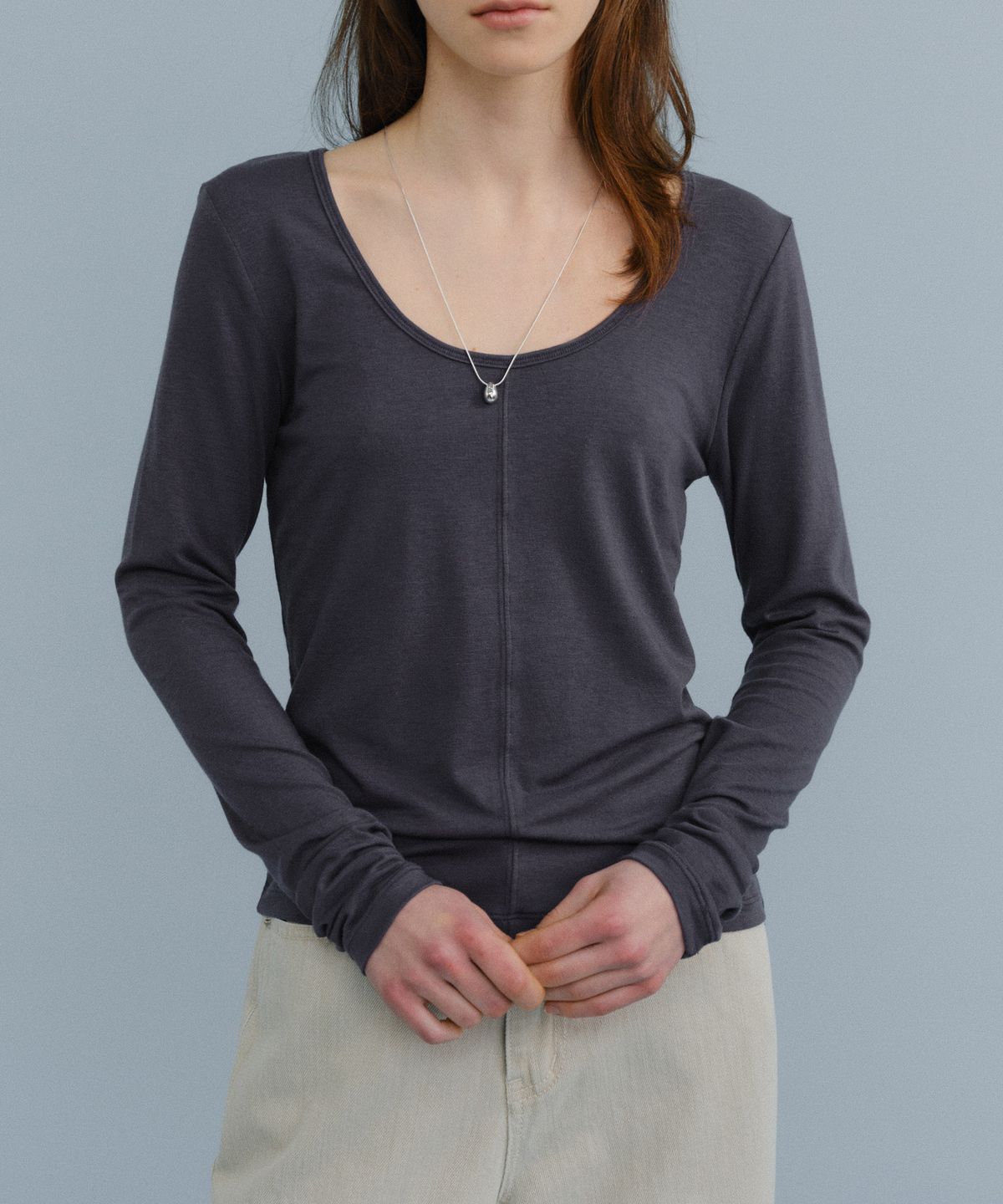 유라고(URAGO) Two way U-neck t-shirt