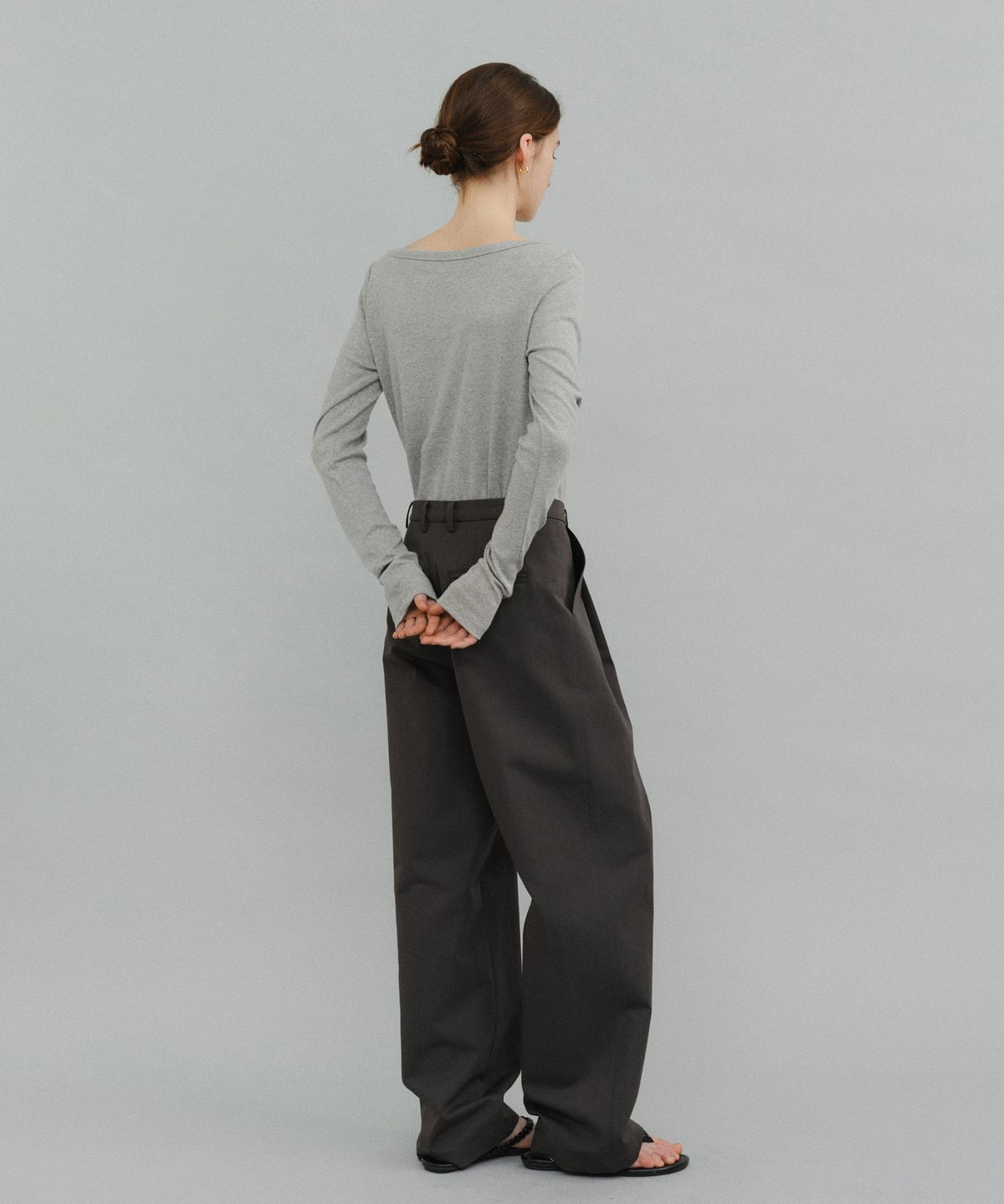 유라고(URAGO) One-tuck wide chino pants