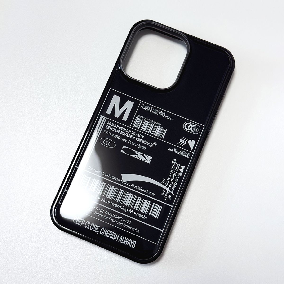 메모리즈바운더리(MEMORIESBOUNDARY) Fresh Love Delivery Label Phone Case (Epoxy-BK)