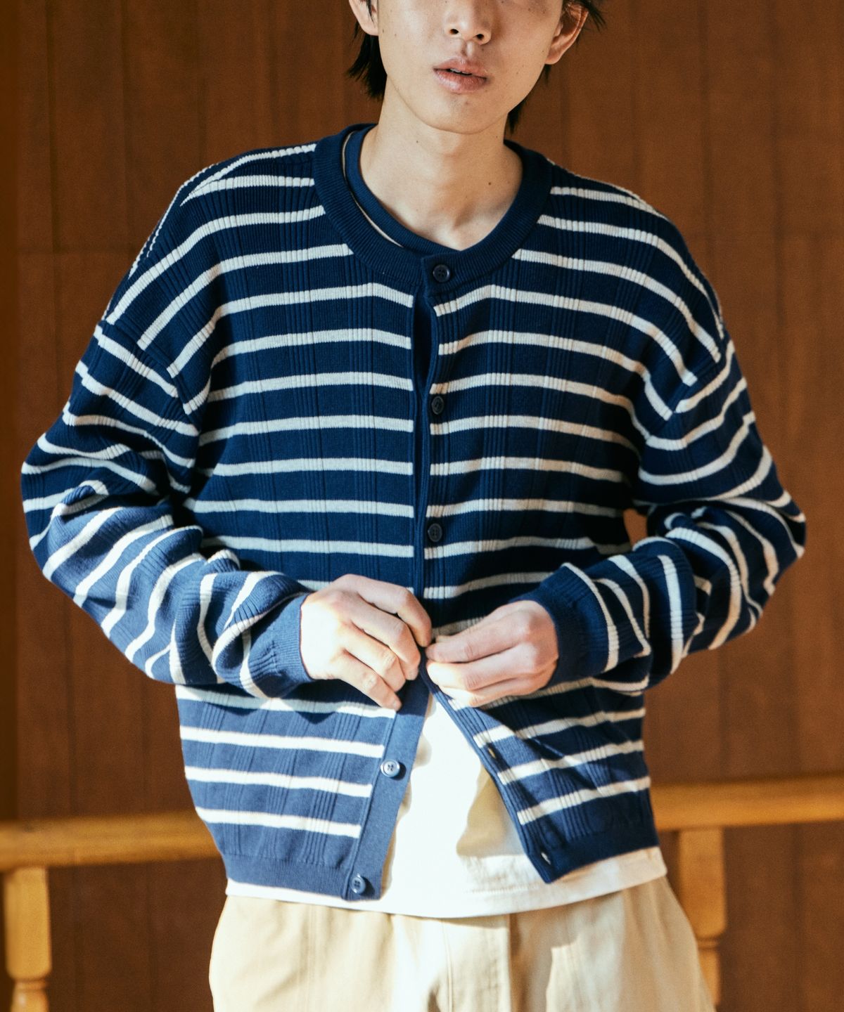 이스트서비스샵(eastserviceshop) ESS 스트라이프 크롭 가디건 - 네이비