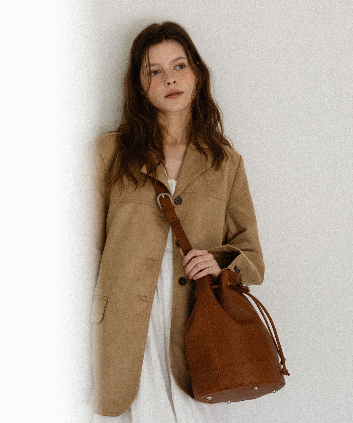 옴니포턴트(OMNIPOTENT) Cle de bucket bag _Camel
