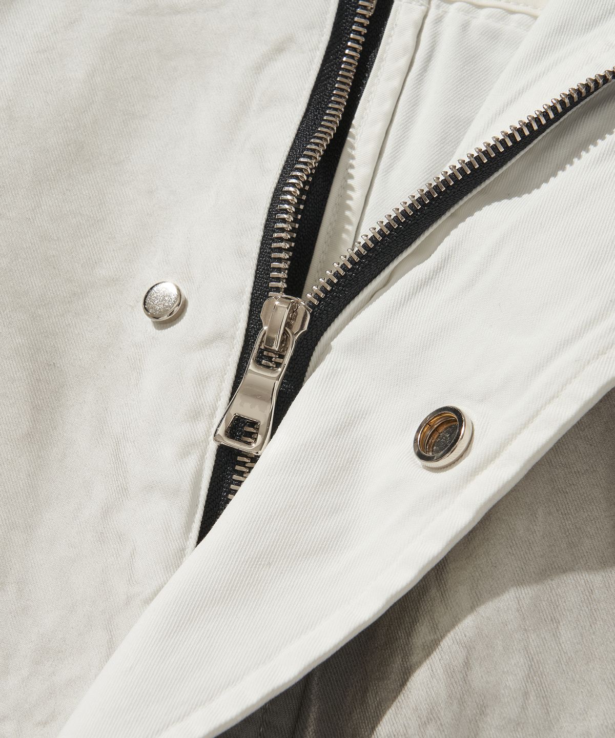리베레(LIBERE) HOODED ZIPPER COAT / WHITE