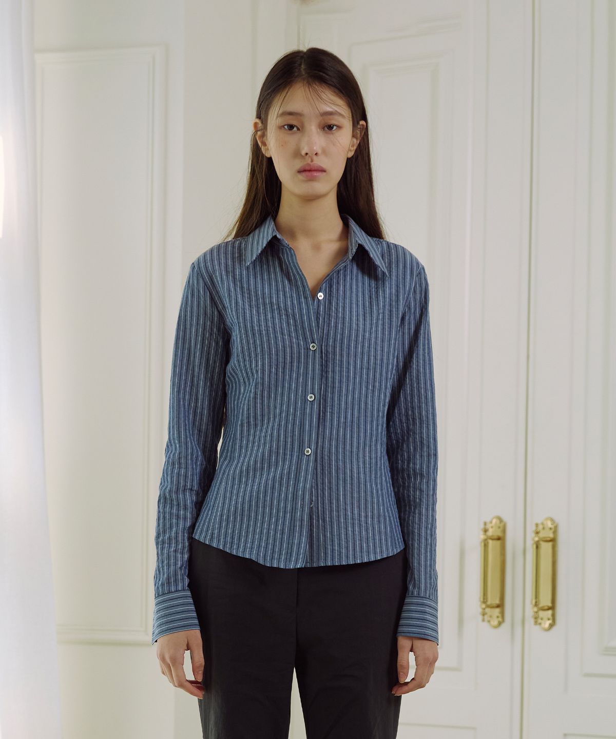 더포르타(THEPORTA) STRIPE BUTTON SLIM SHIRT, DARK BLUE