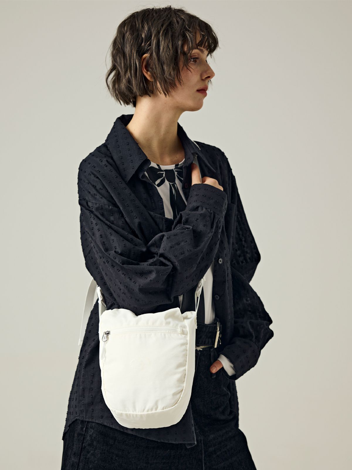 샐볼(SALBOL) 320 LIGHT STRING CROSS BAG [IVORY]