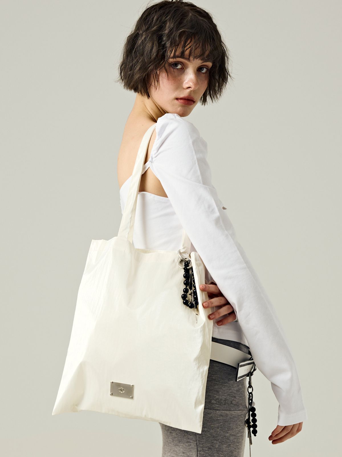 샐볼(SALBOL) SYMBOL GLOSSY ECO BAG [IVORY]
