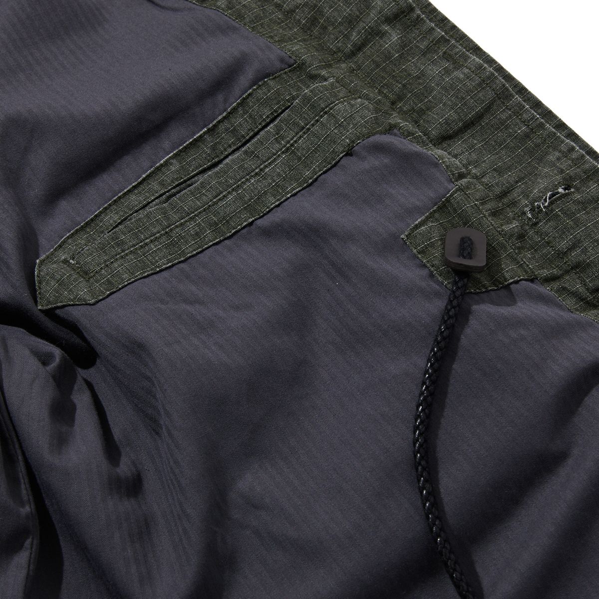 펜필드(PENFIELD) [TRAILWEAR] 아사벳 패치 필드 자켓 올리브_FR1WJ81U