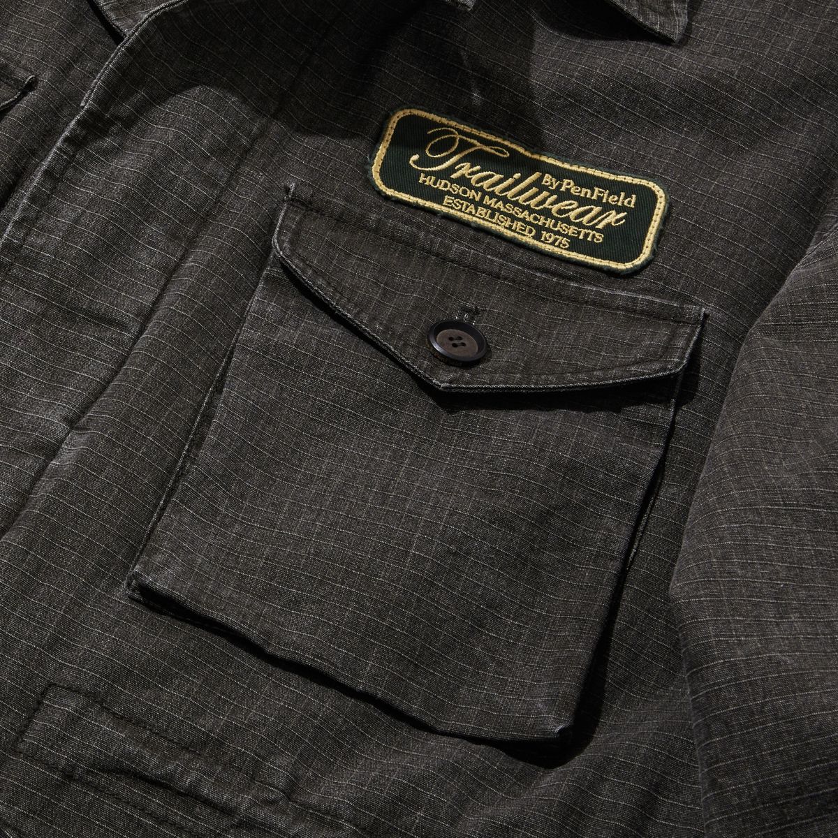 펜필드(PENFIELD) [TRAILWEAR] 아사벳 패치 필드 자켓 다크블랙_FR1WJ82U