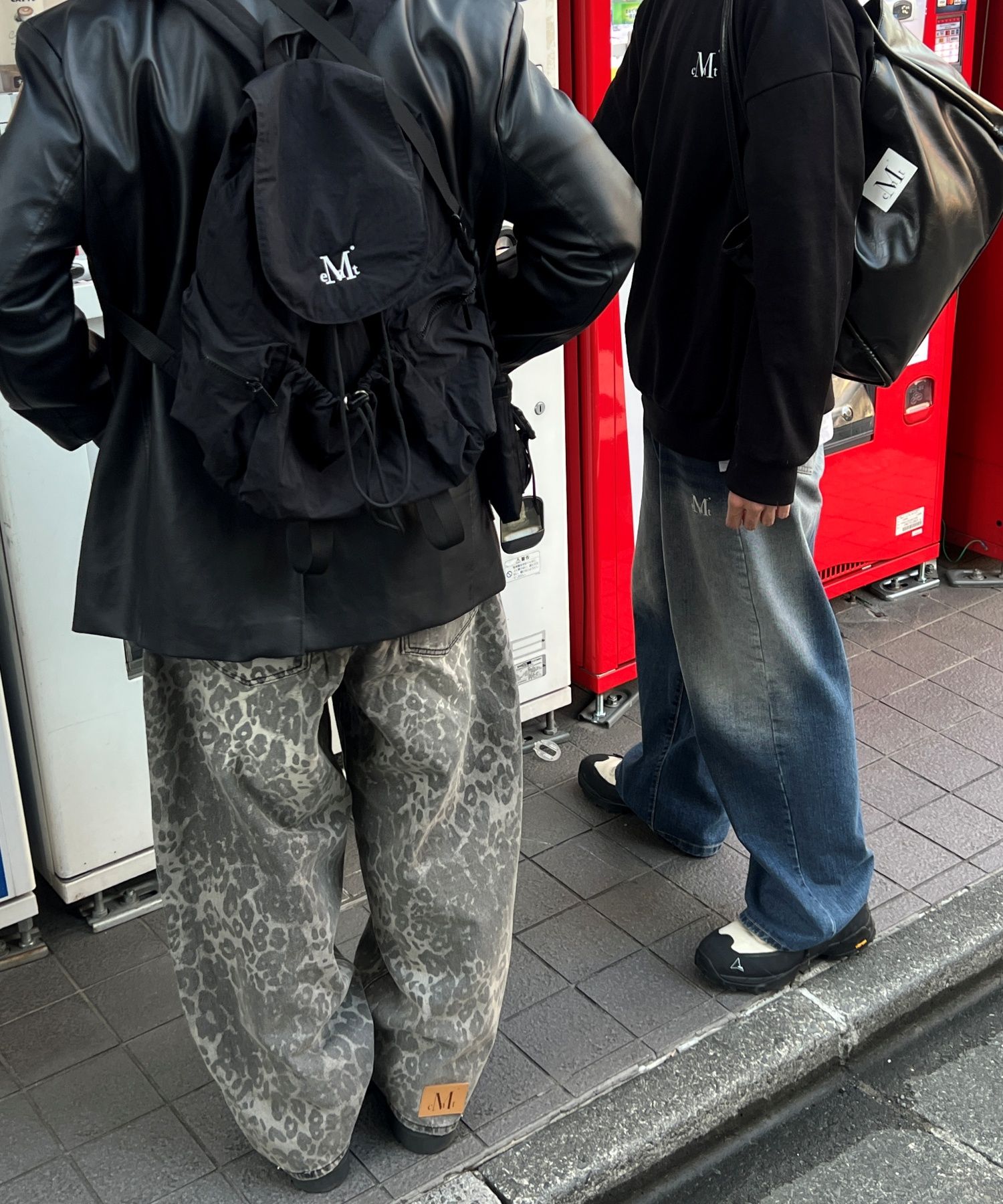 【MUCENT】 DITT SNAP BUTTON LEOPARD WIDE PANTS /追跡付 MUCENT | DITT SNAP BUTTON LEOPARD WIDE PANTS | Yeogi kr