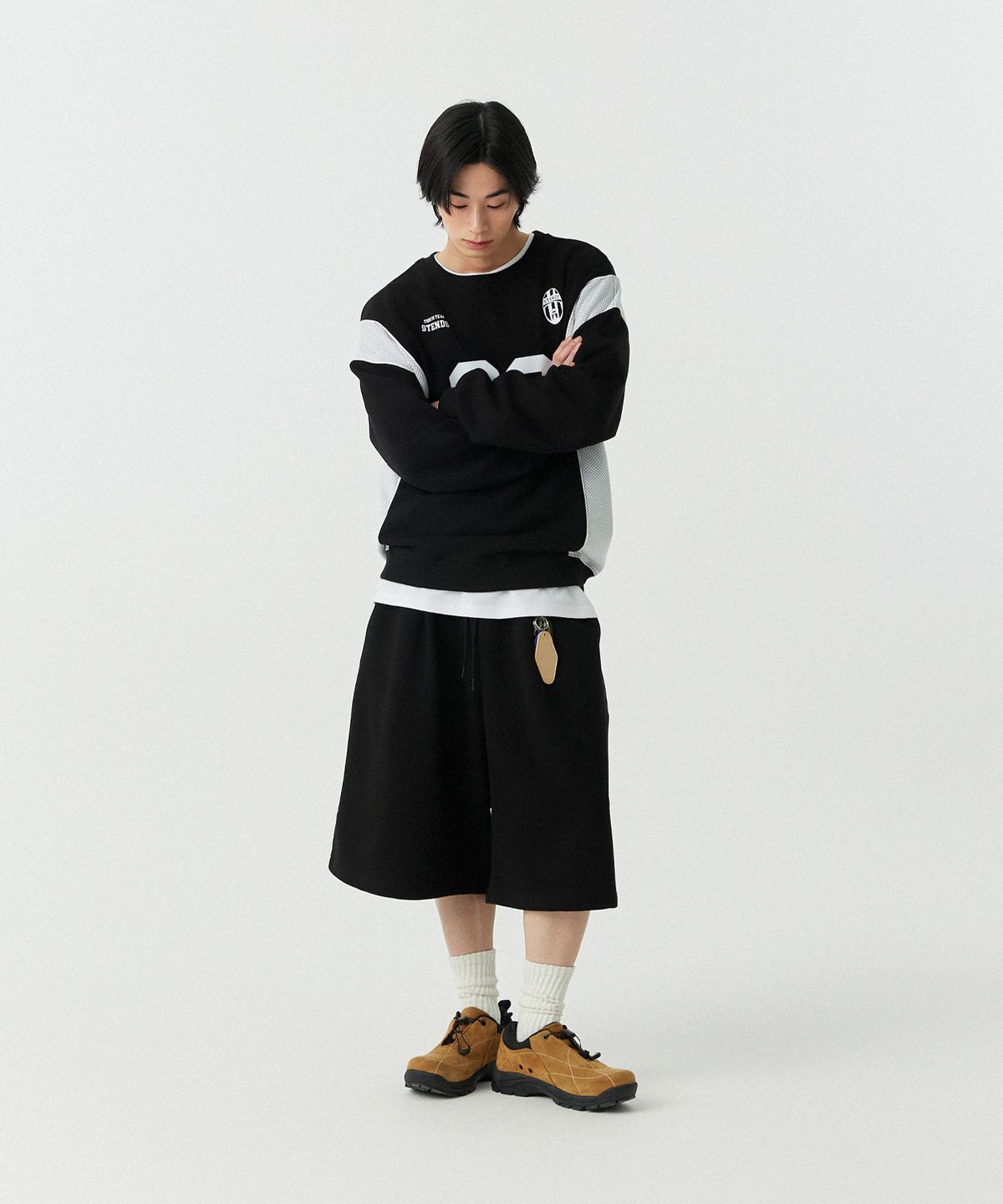 스탠즈(STENDS) [M~4XL] 블록 코어 메시 풋볼 맨투맨_블랙